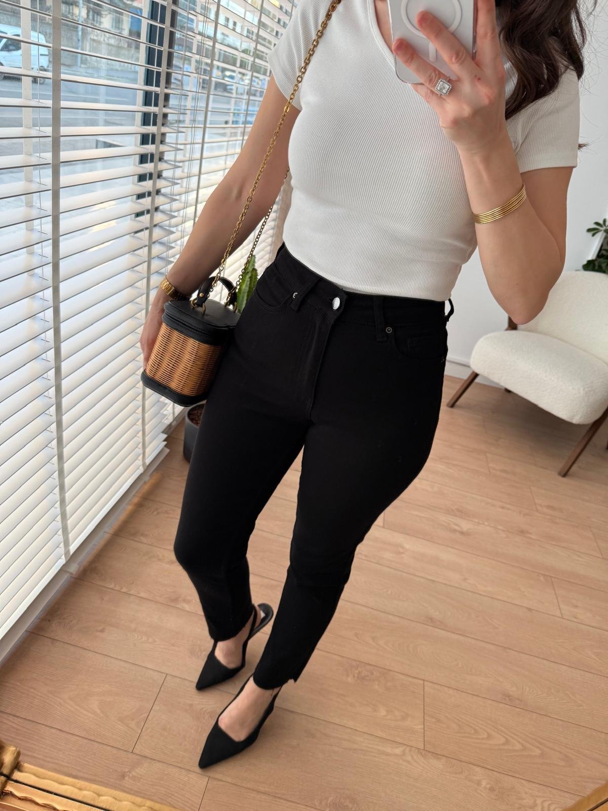 Siyah Yüksek Bel Full Likralı Paçası Kesik Mom Jean 0764
