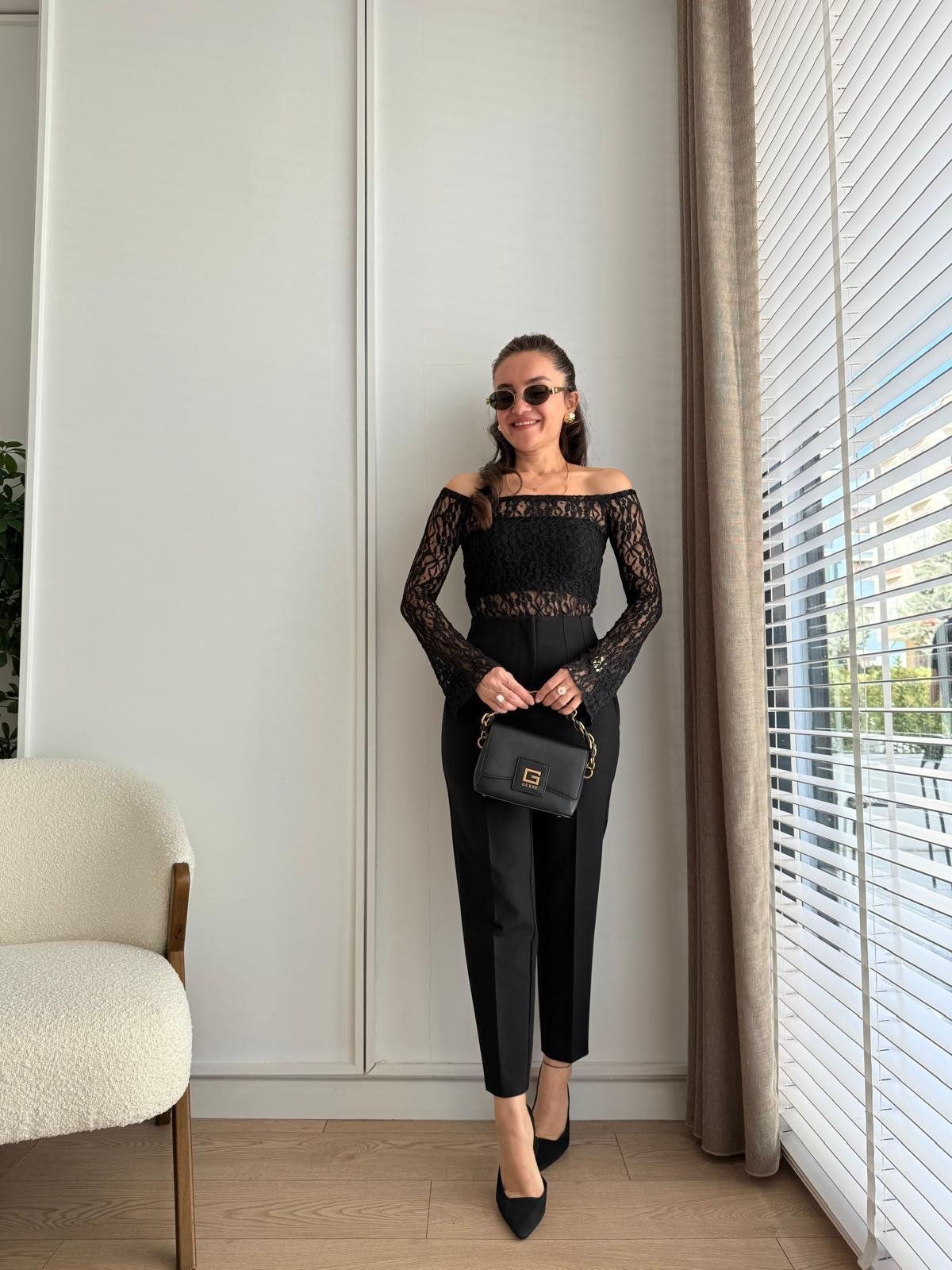 Siyah Yüksek Bel Önü Flotalı Kumaş Pantolon Karol 5113