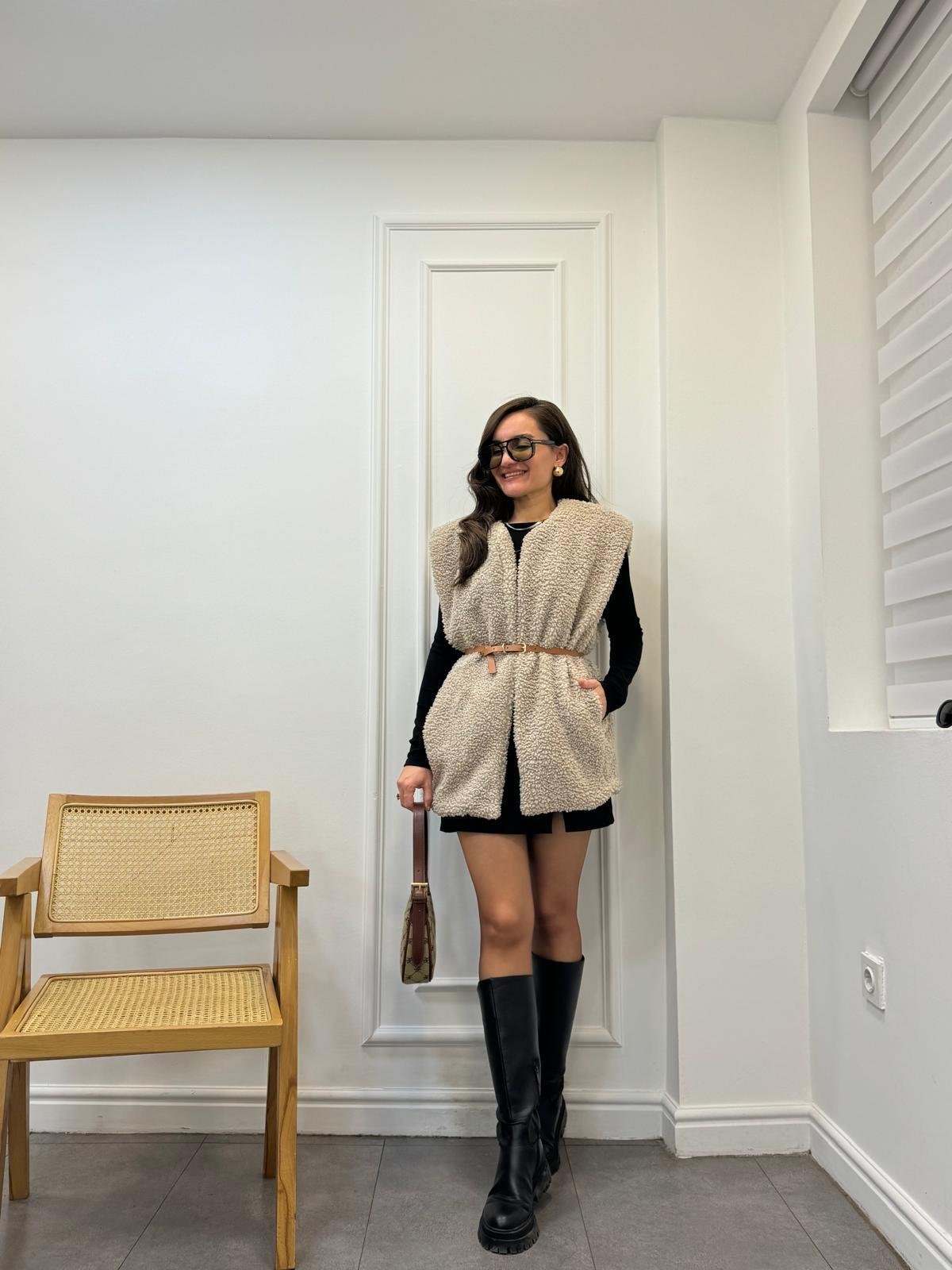 Taş Astarlı Kemerli Teddy Yelek 25500