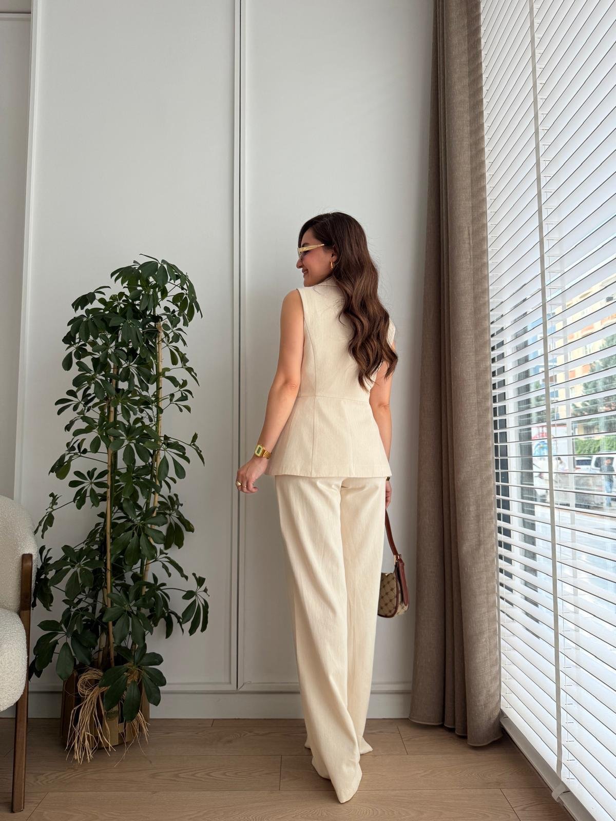 Taş Gold Düğmeli Tasarım Yelek Pantolon Takım 9206