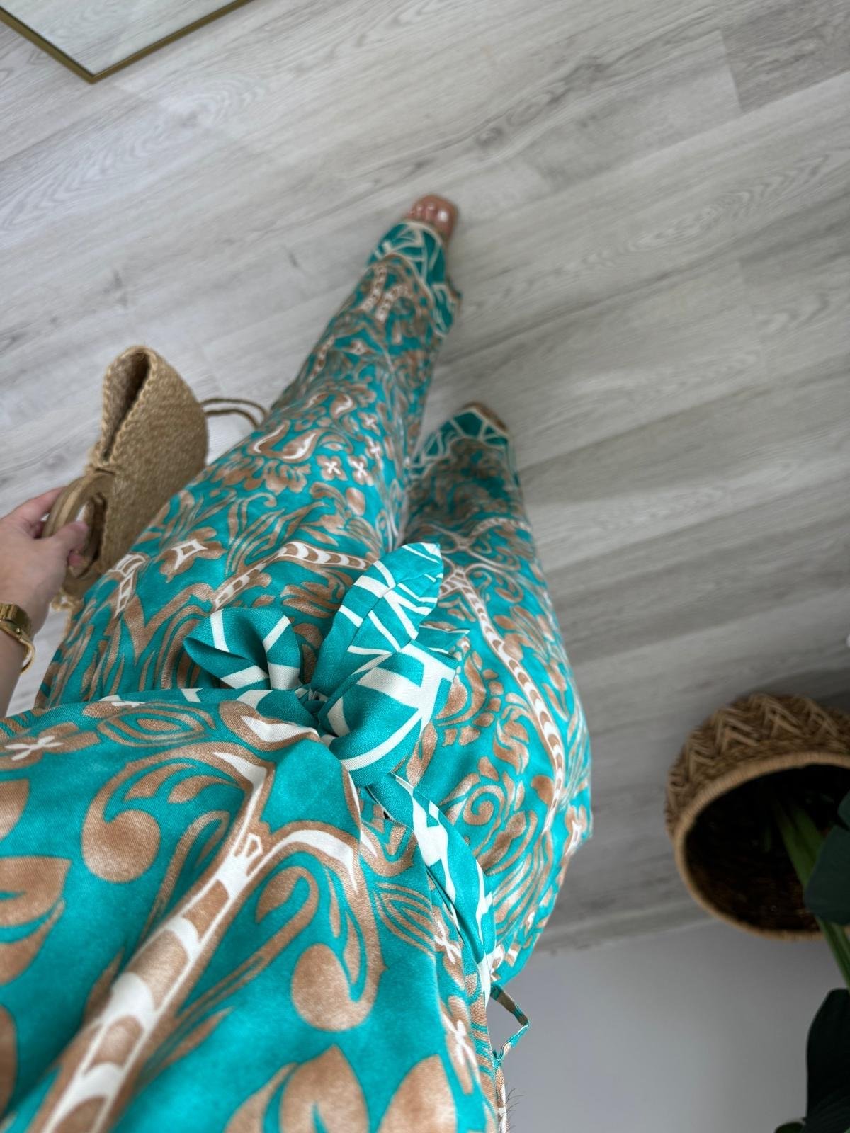 Yeşil Desenli Halter Yaka Bel Lastikli Kuşaklı Tulum  3528