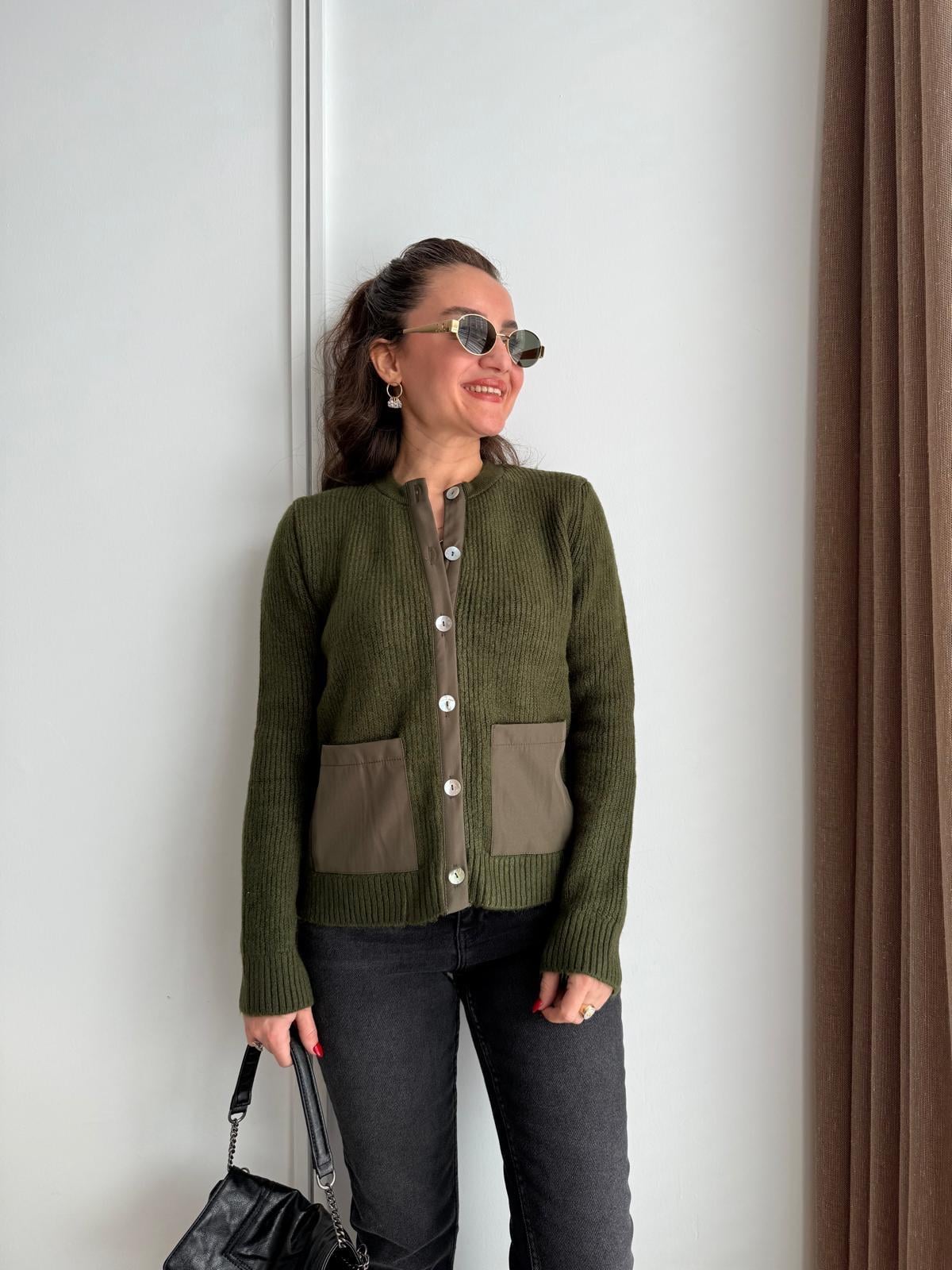 Yeşil Kumaş Cepli Triko Hırka 241086