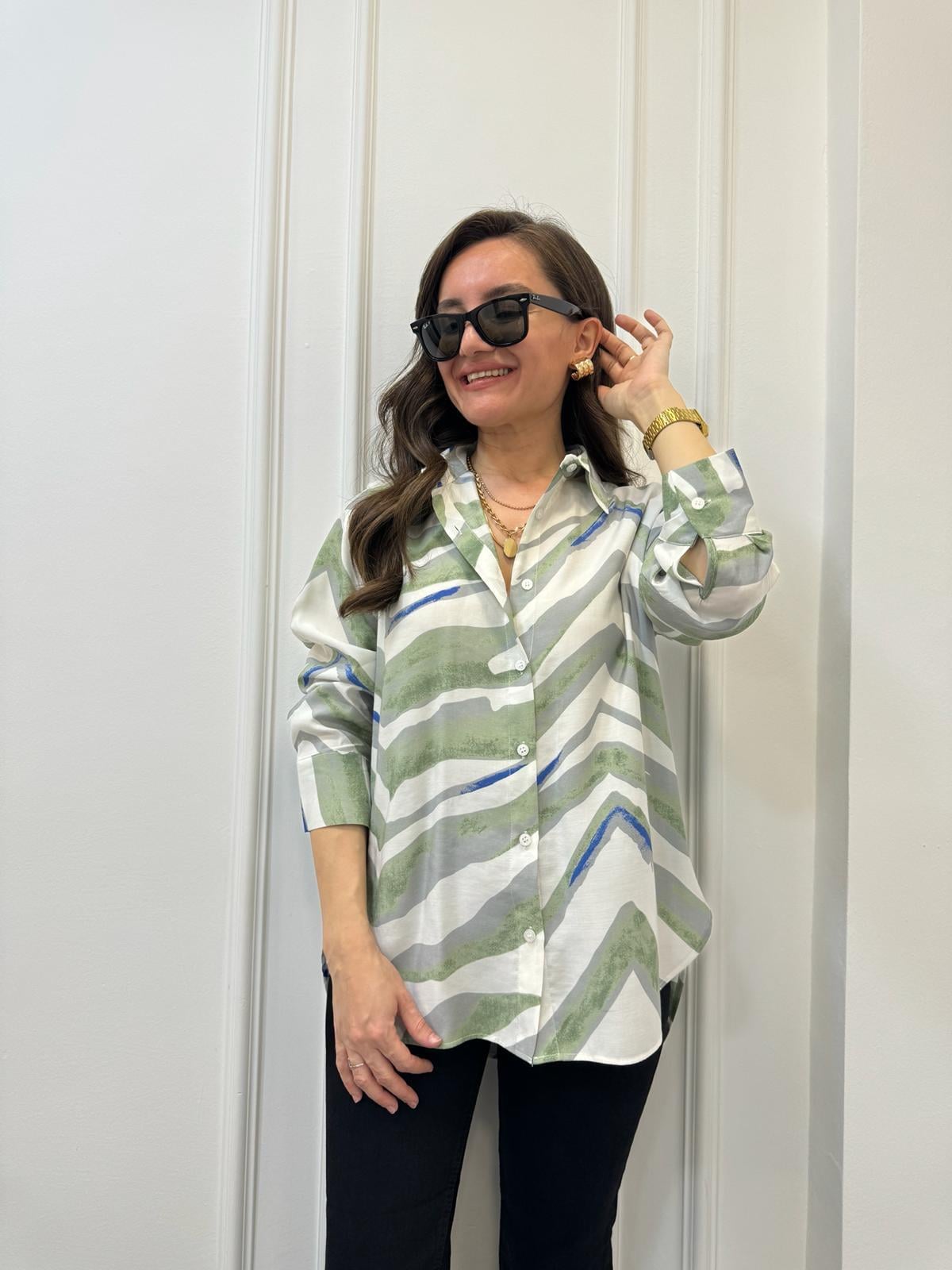 Yeşil Renkli Desenli Oversize Gömlek 3097