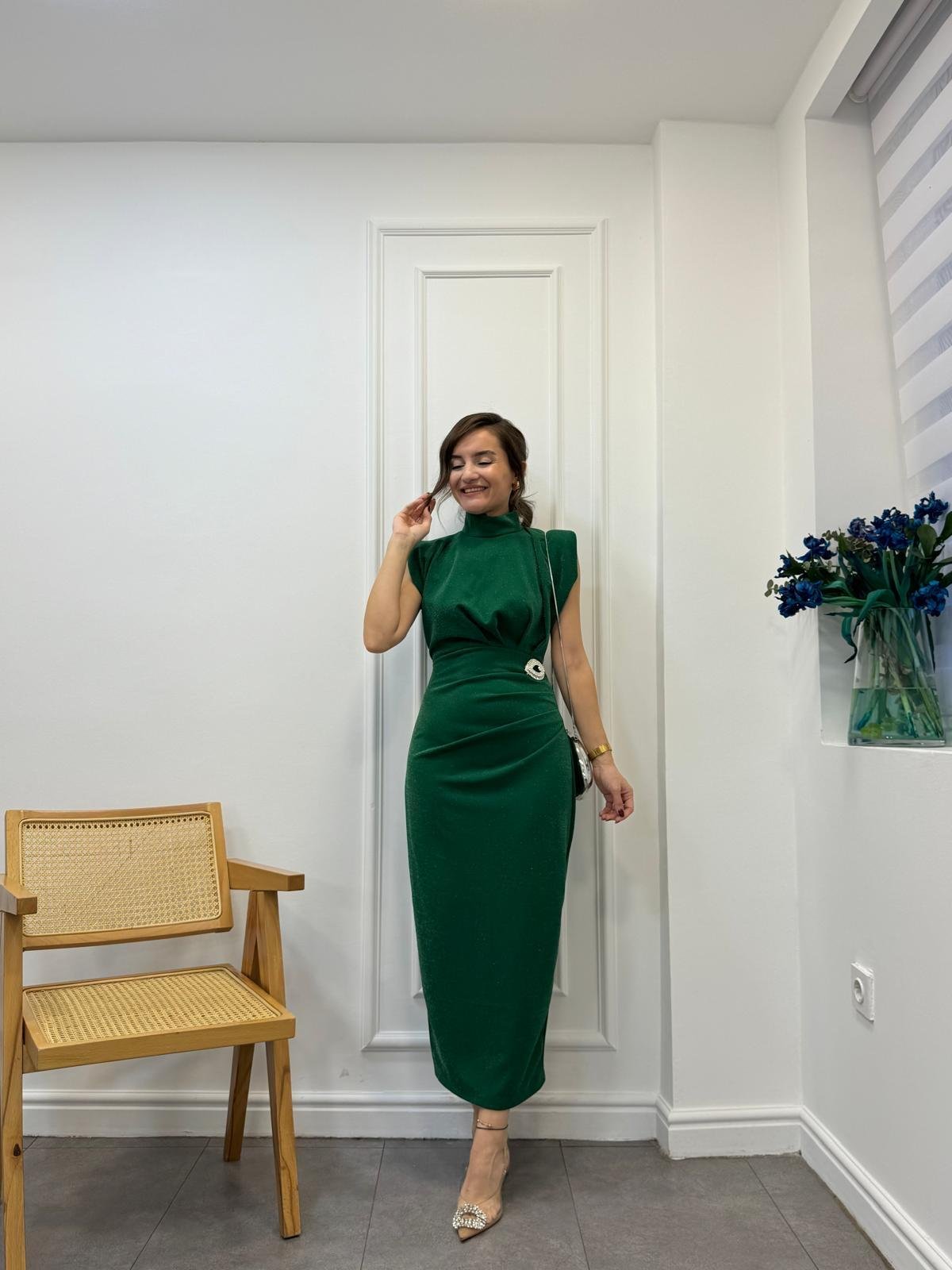 Yeşil Vatkalı Bronşlu Simli Elbise 4459