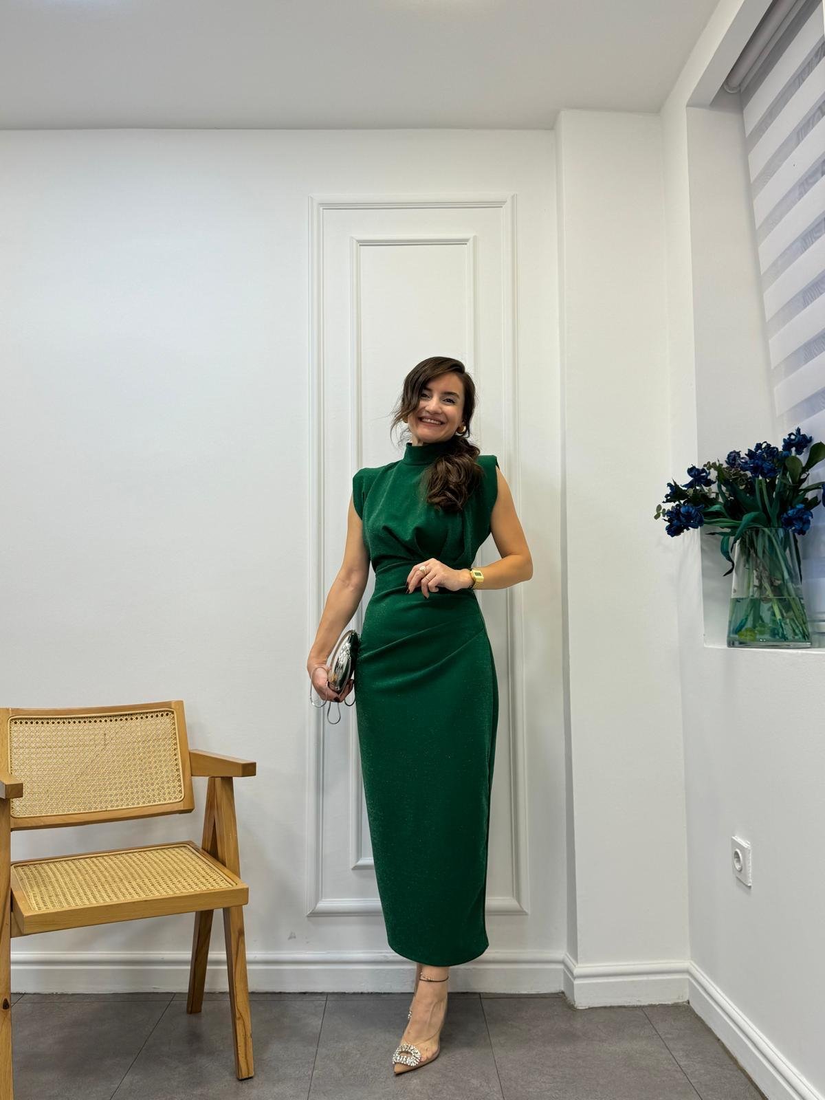 Yeşil Vatkalı Bronşlu Simli Elbise 4459