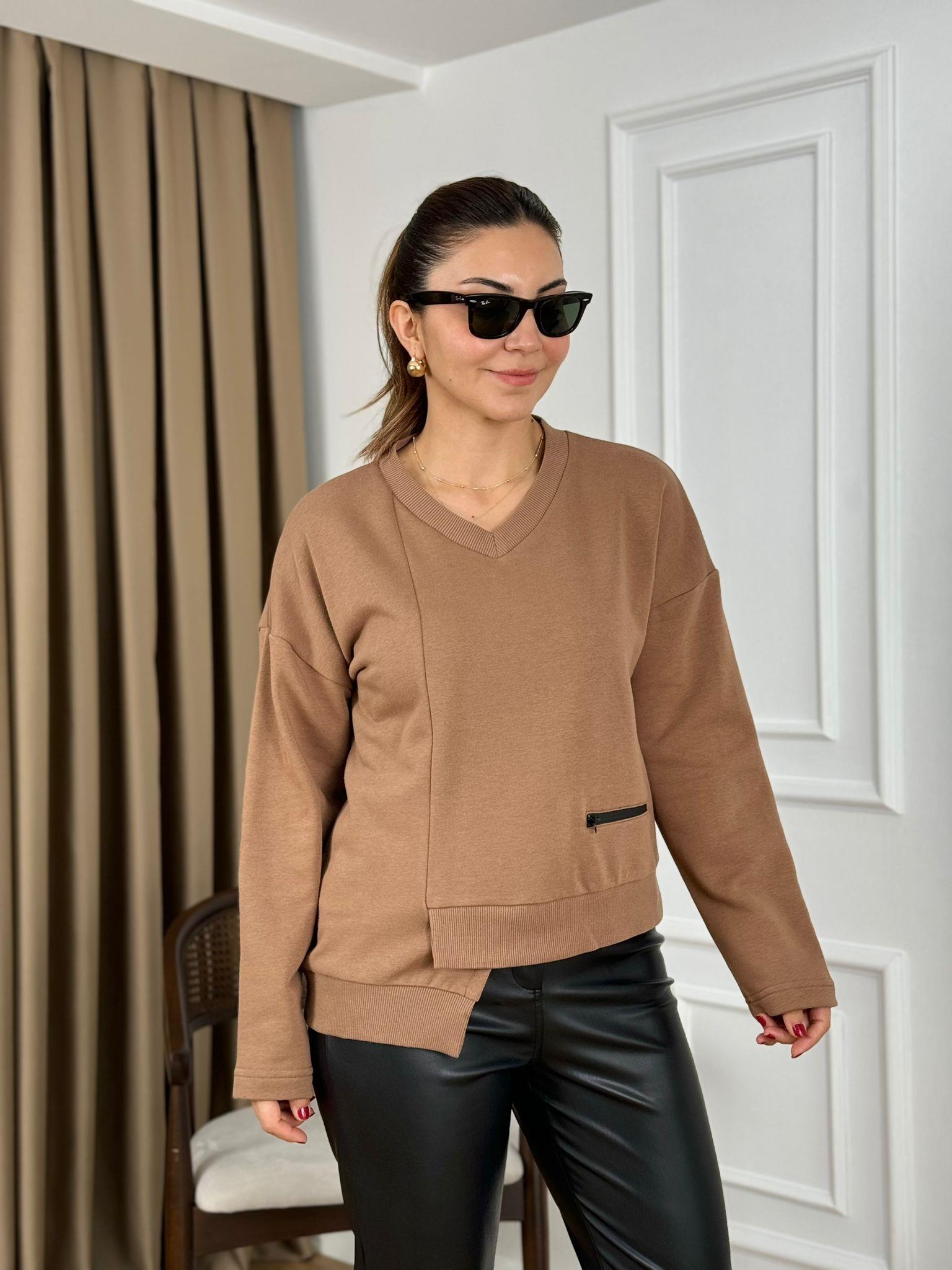Camel V Yaka Cep Detaylı Asimetrik Sweatshirt 017