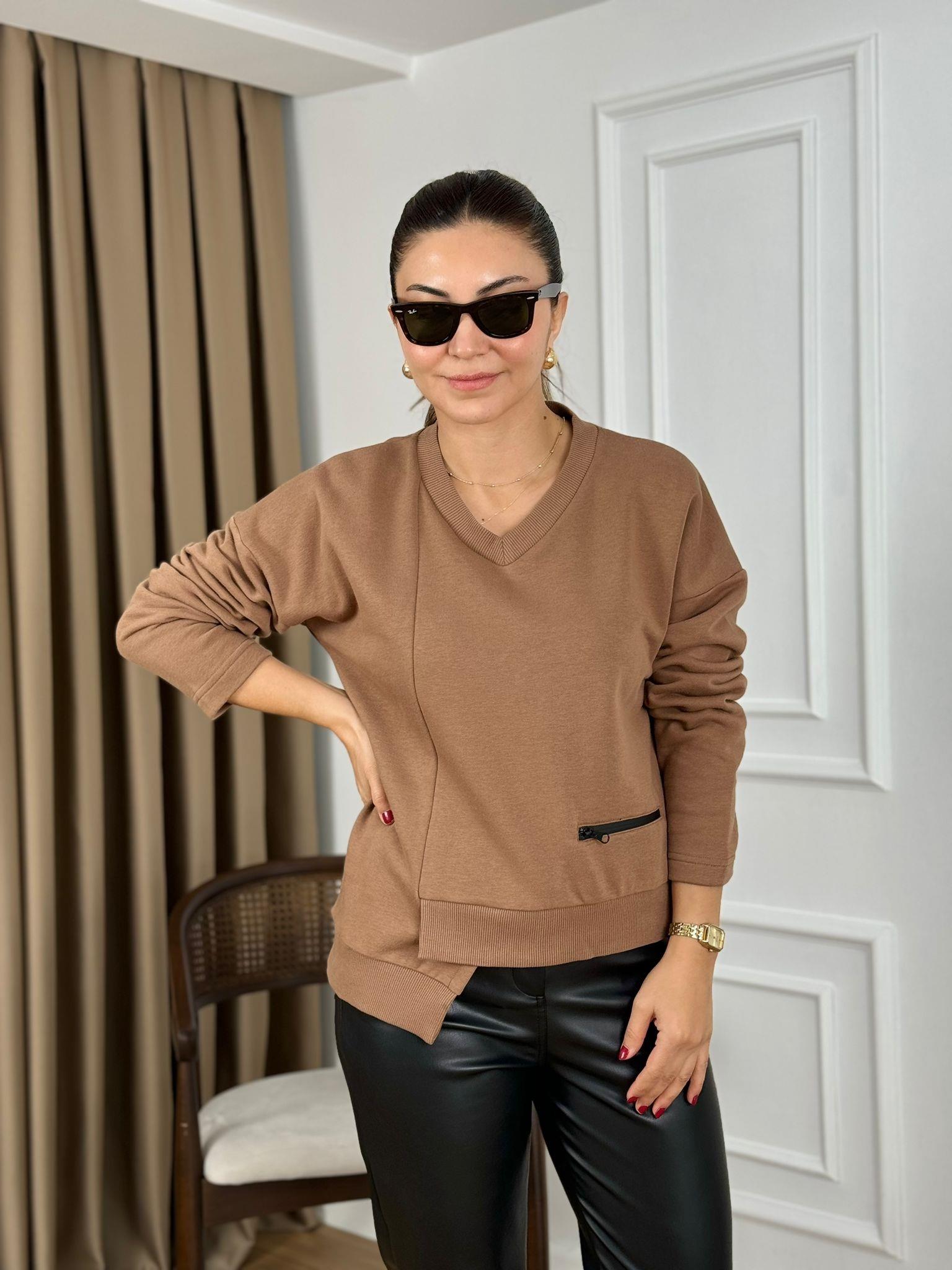 Camel V Yaka Cep Detaylı Asimetrik Sweatshirt 017