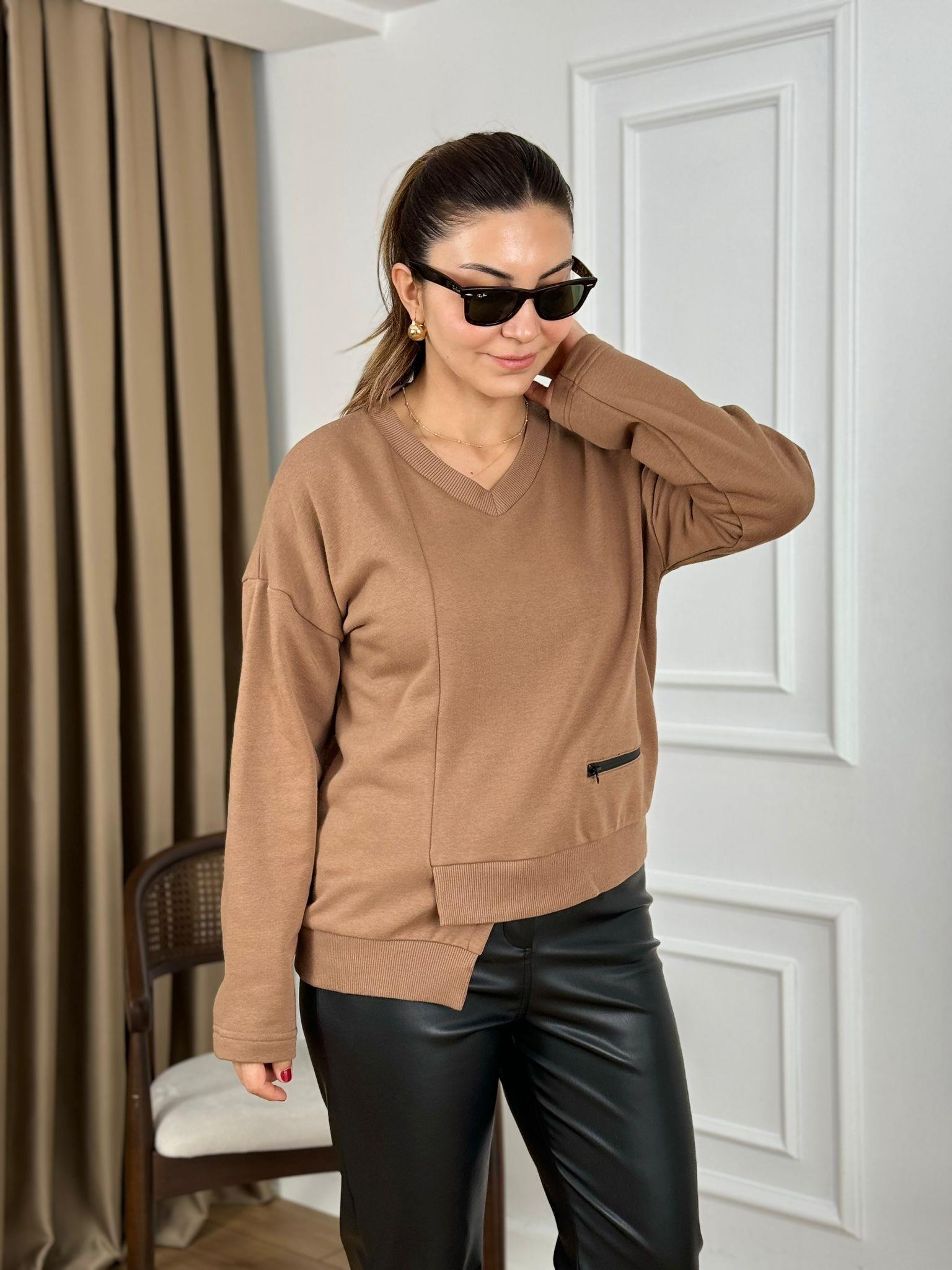 Camel V Yaka Cep Detaylı Asimetrik Sweatshirt 017