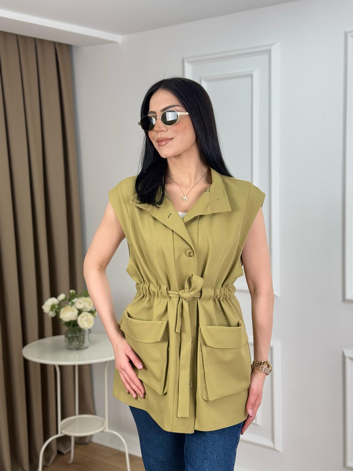 Haki Dik Yaka Düğmeli Kemerli Torba Cep Astarlı Gabardin Yelek 7408