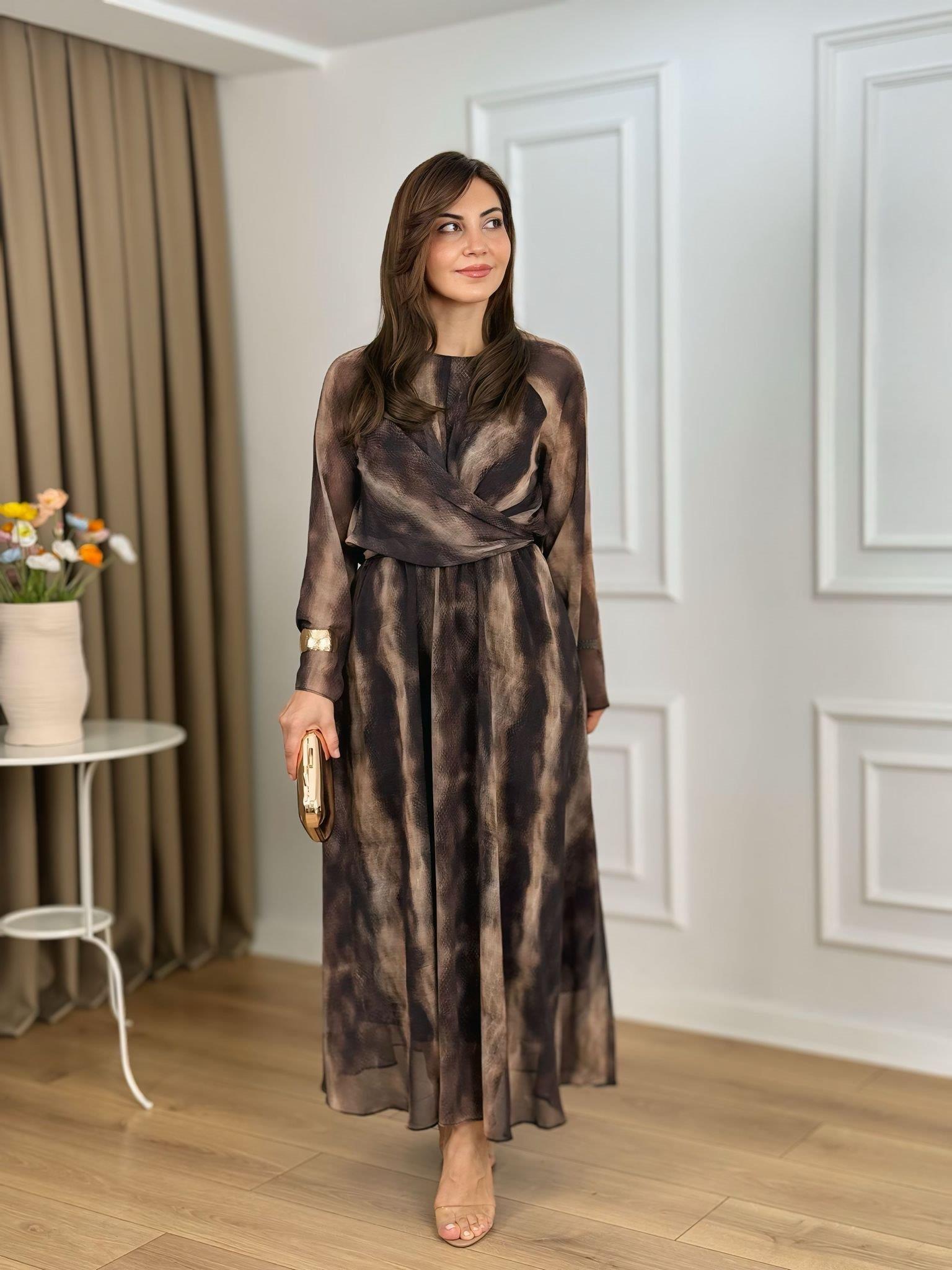 Kahve Bisiklet Yaka Batik Desenli Bağlama Detaylı Şifon Kumaş Astarlı Elbise 26205