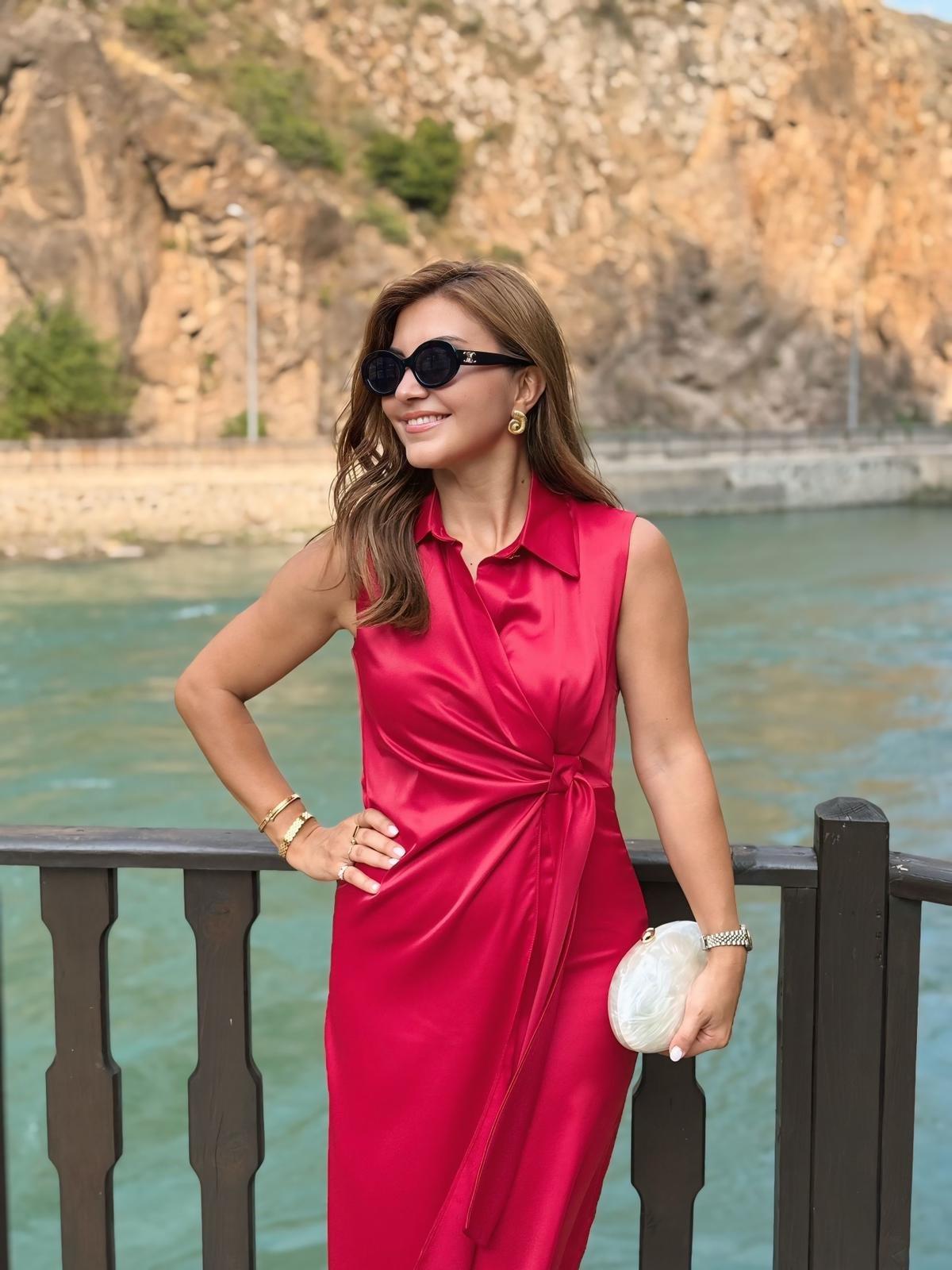 Kırmızı Kruvaze Yaka Yandan Fermuarlı Pamuk Saten Ceket Elbise 5249