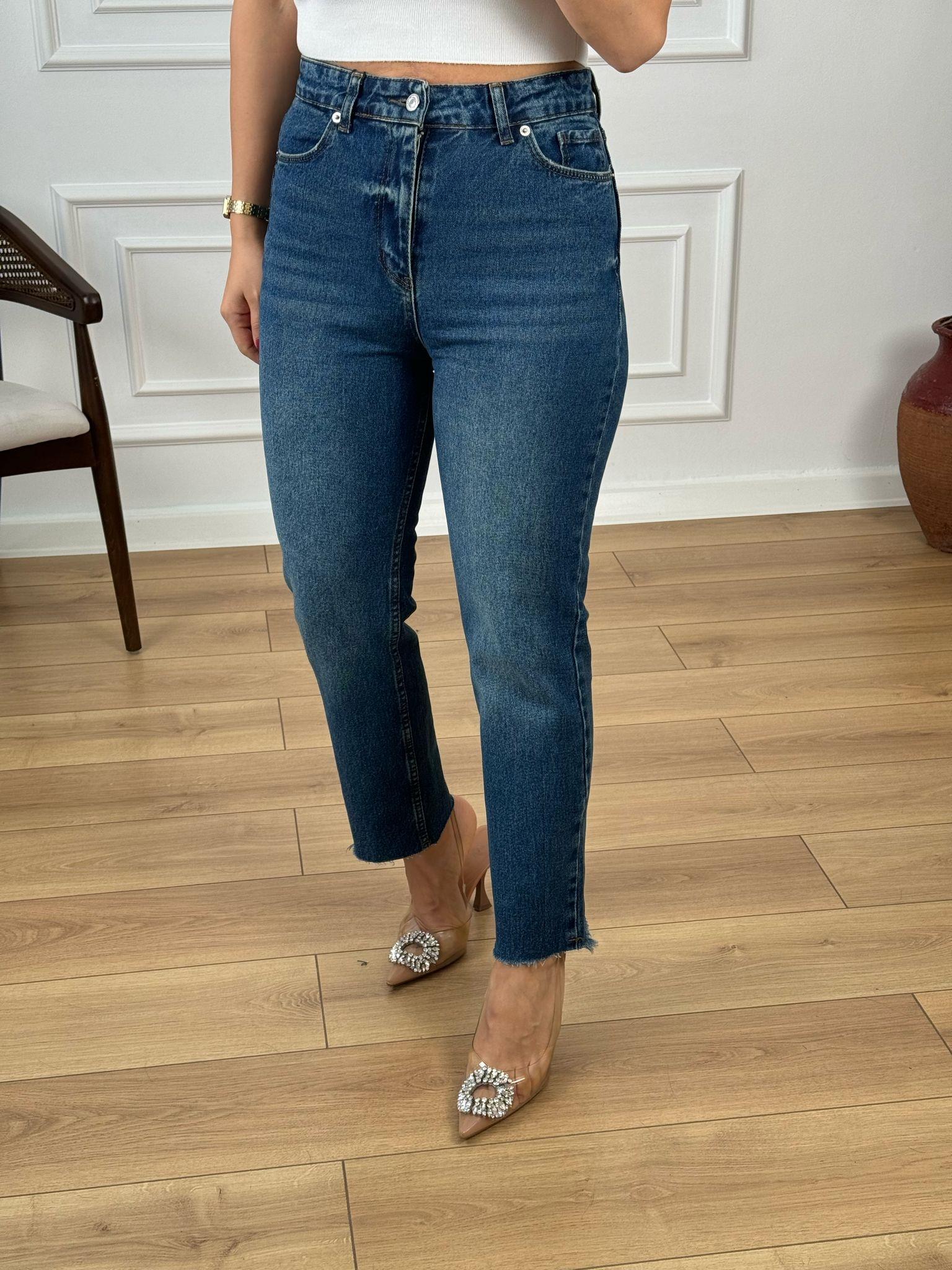 Lacivert Yüksek Bel Paçası Kesik Orjinal Fit Mom Jean 559