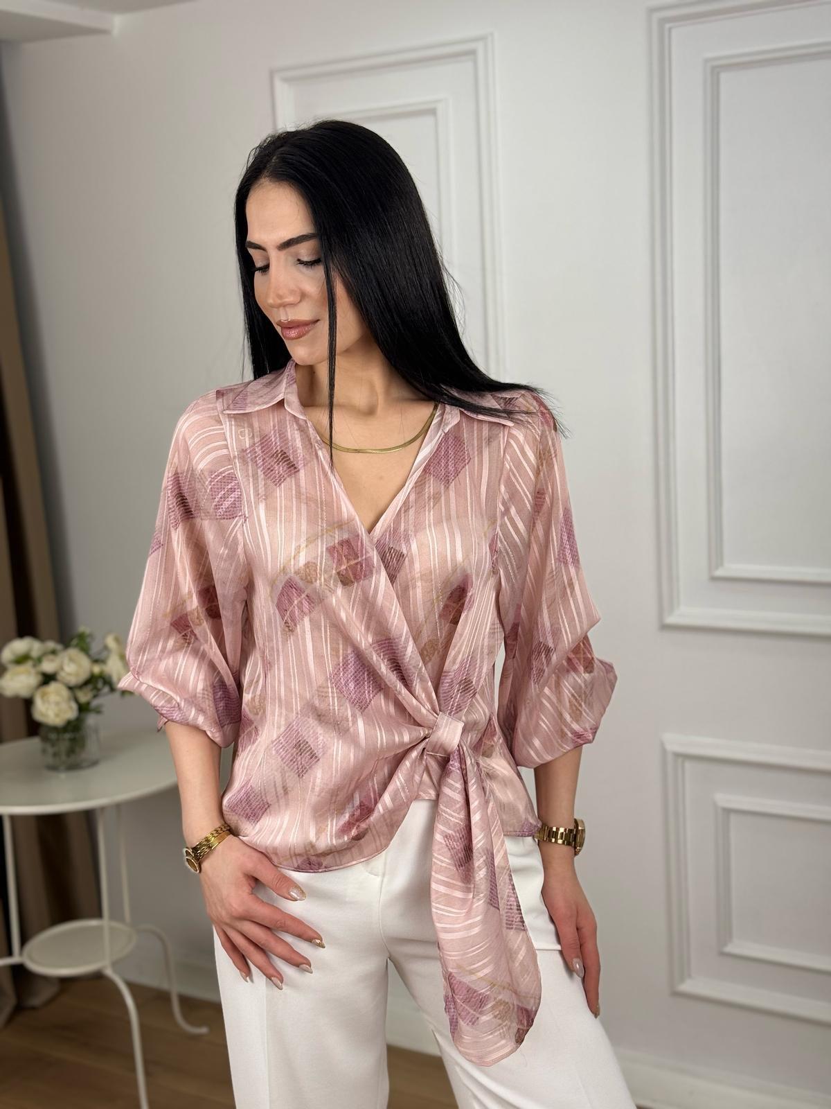 Pembe Şeritli Jakar Desenli Gold Düğmeli Şifon Kumaş Bluz 120