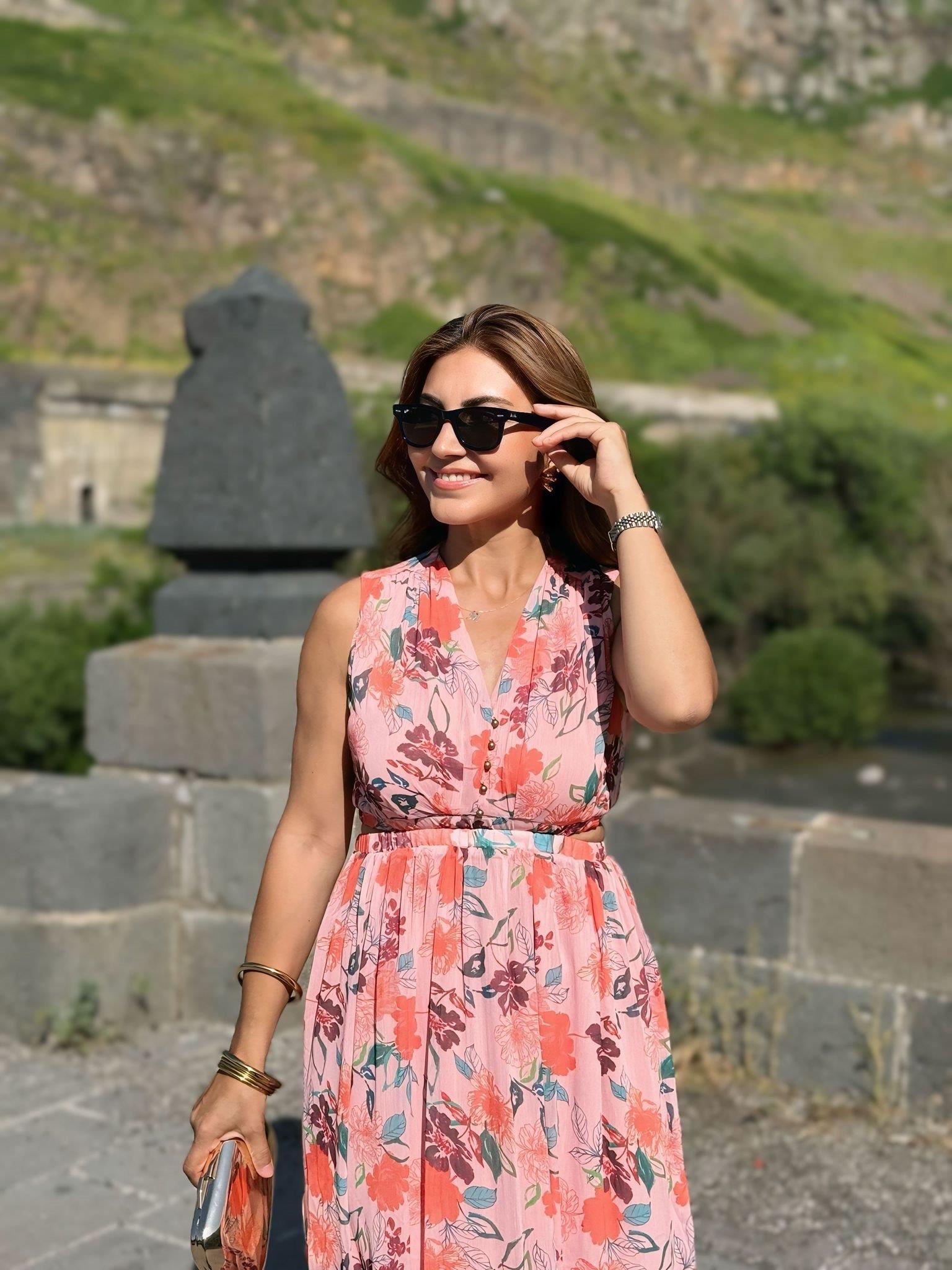Pembe V Yaka Bel Dekolteli Astarlı Çiçek Desenli Şifon Elbise 6436