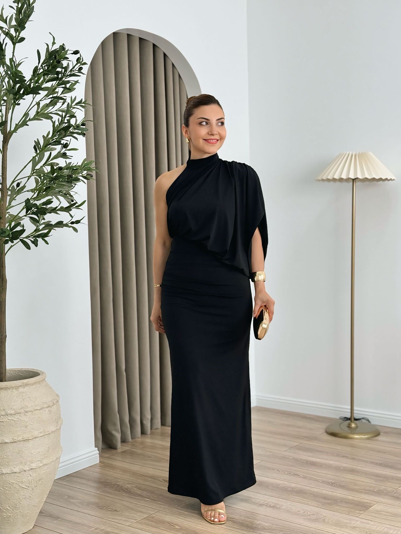 Siyah Dik Yaka Tek Omuz Elbise 252651