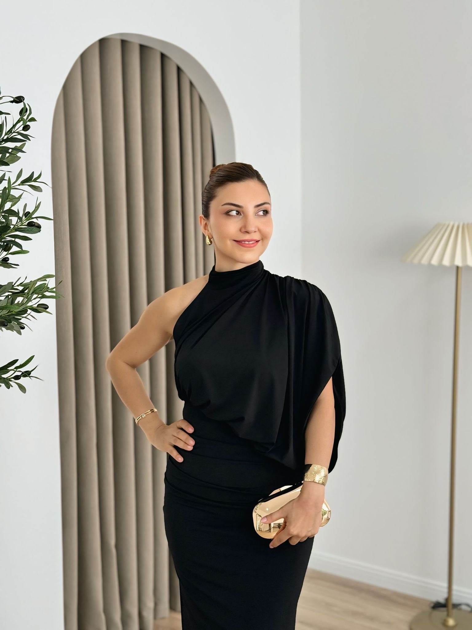 Siyah Dik Yaka Tek Omuz Elbise 252651