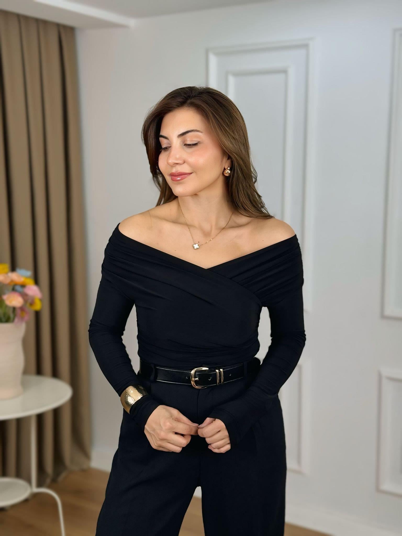 Siyah Kruvaze Yaka Drapeli Sandy Kumaş Bluz 262473