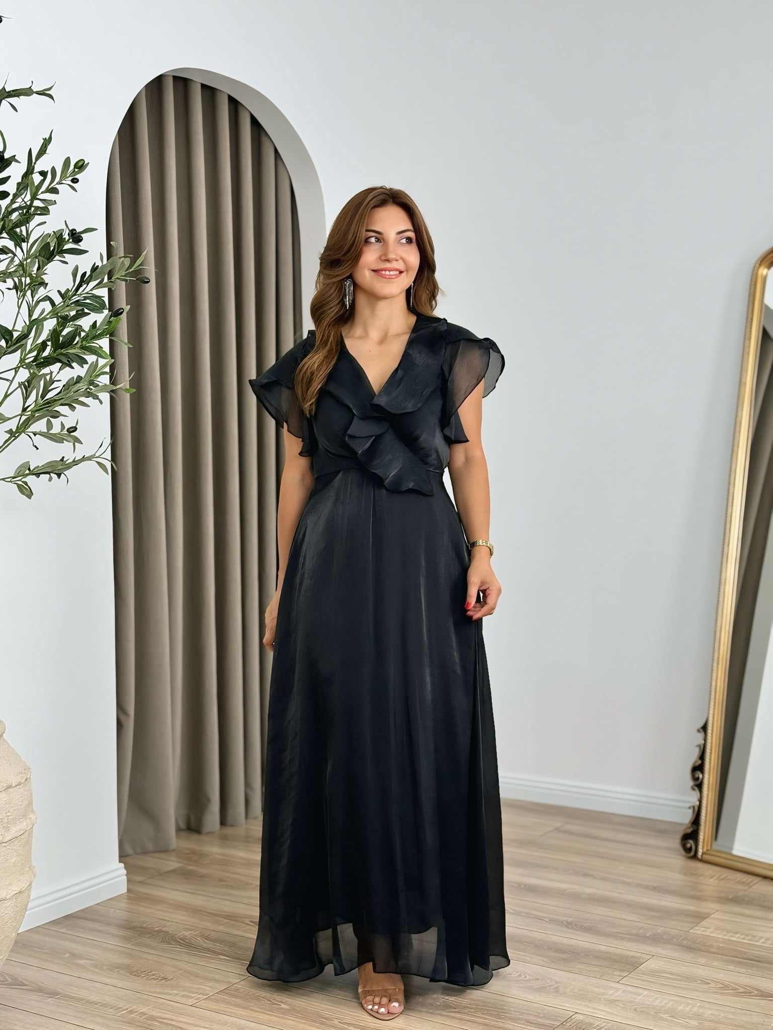 Siyah Kruvaze Yaka Volanlı Astarlı Organze Elbise 262797