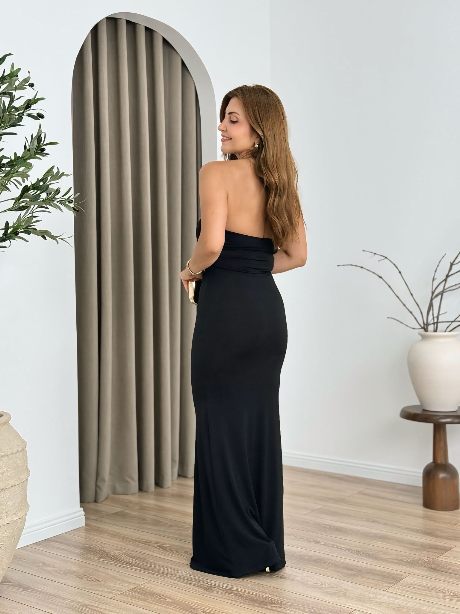 Siyah Önü Yırtmaçlı Yaka Aksesuarlı Elbise 261749