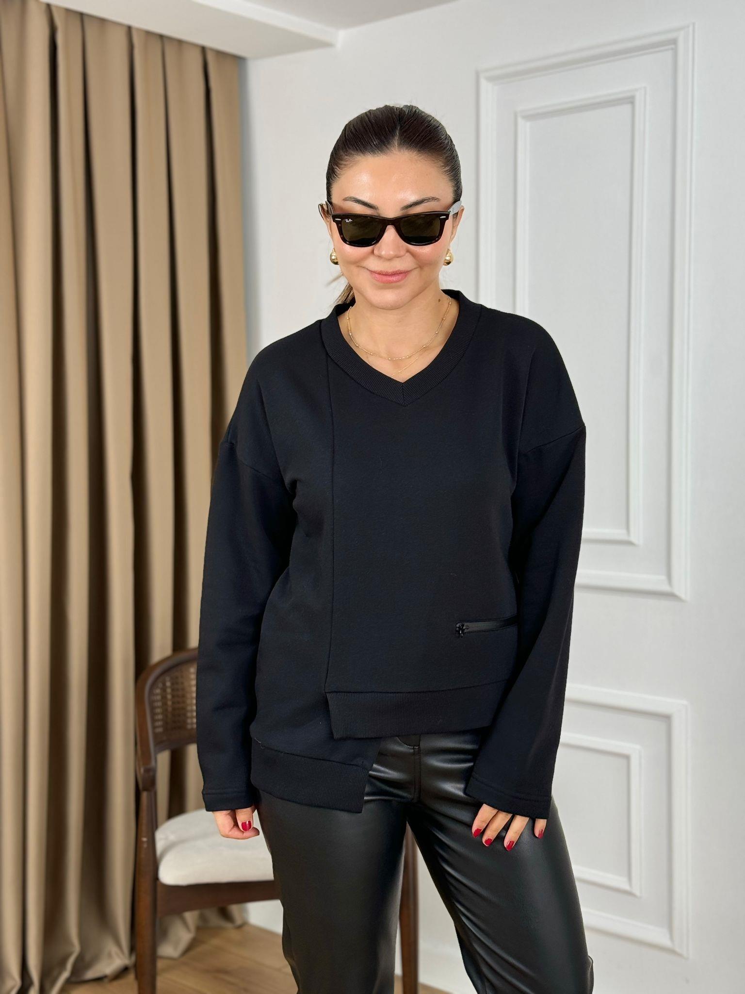 Siyah V Yaka Cep Detaylı Asimetrik Sweatshirt 017