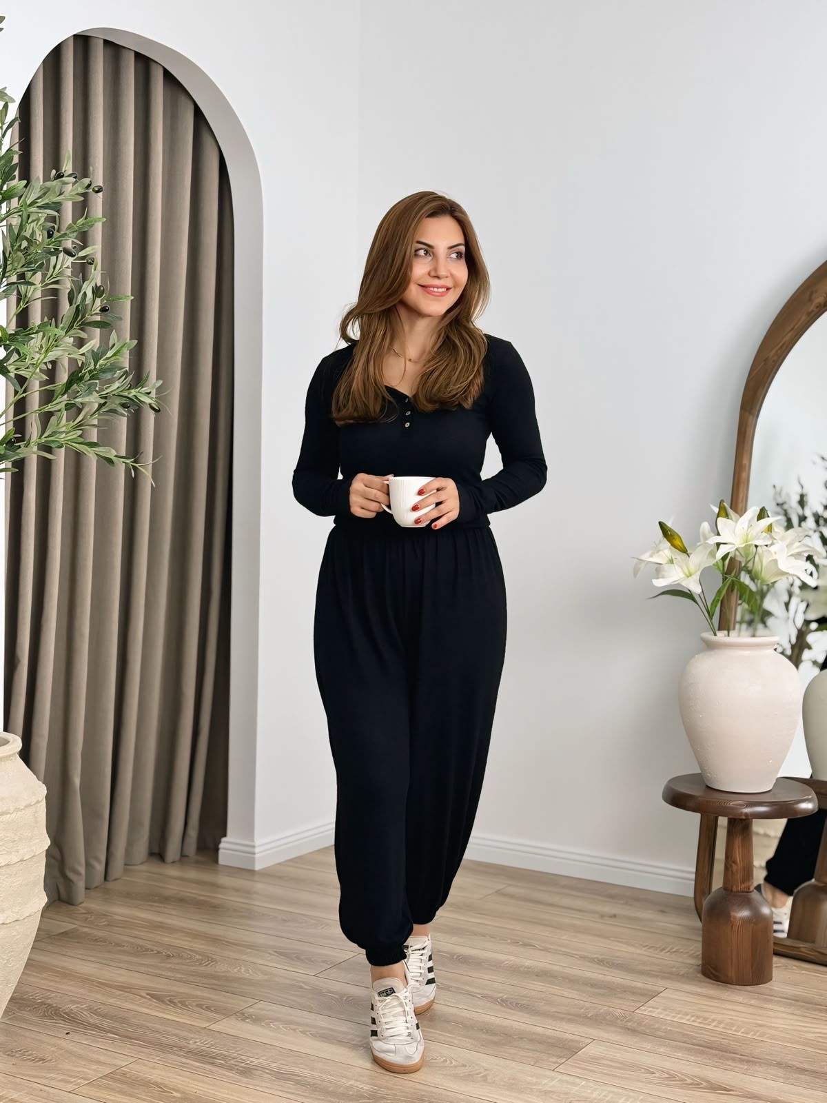 Siyah V Yaka Yakası Düğmeli Kırçıllı Yumoş Bluz Pantolon Takım 1007