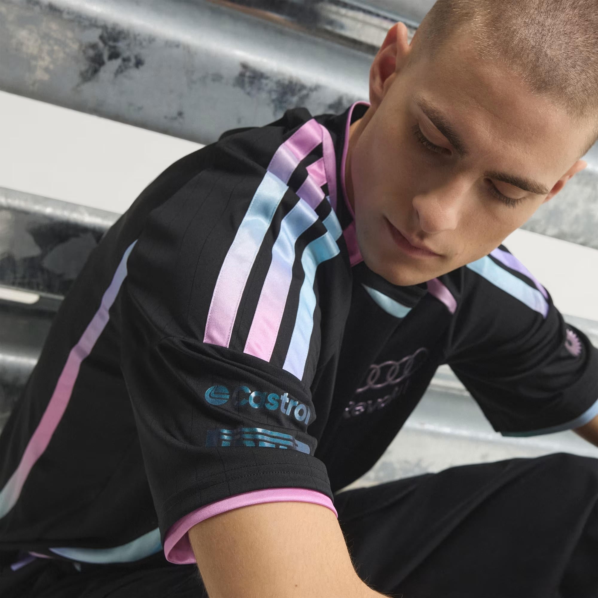 adidas Audi Revolut F1 Team Teamgeist Driver Erkek Forma