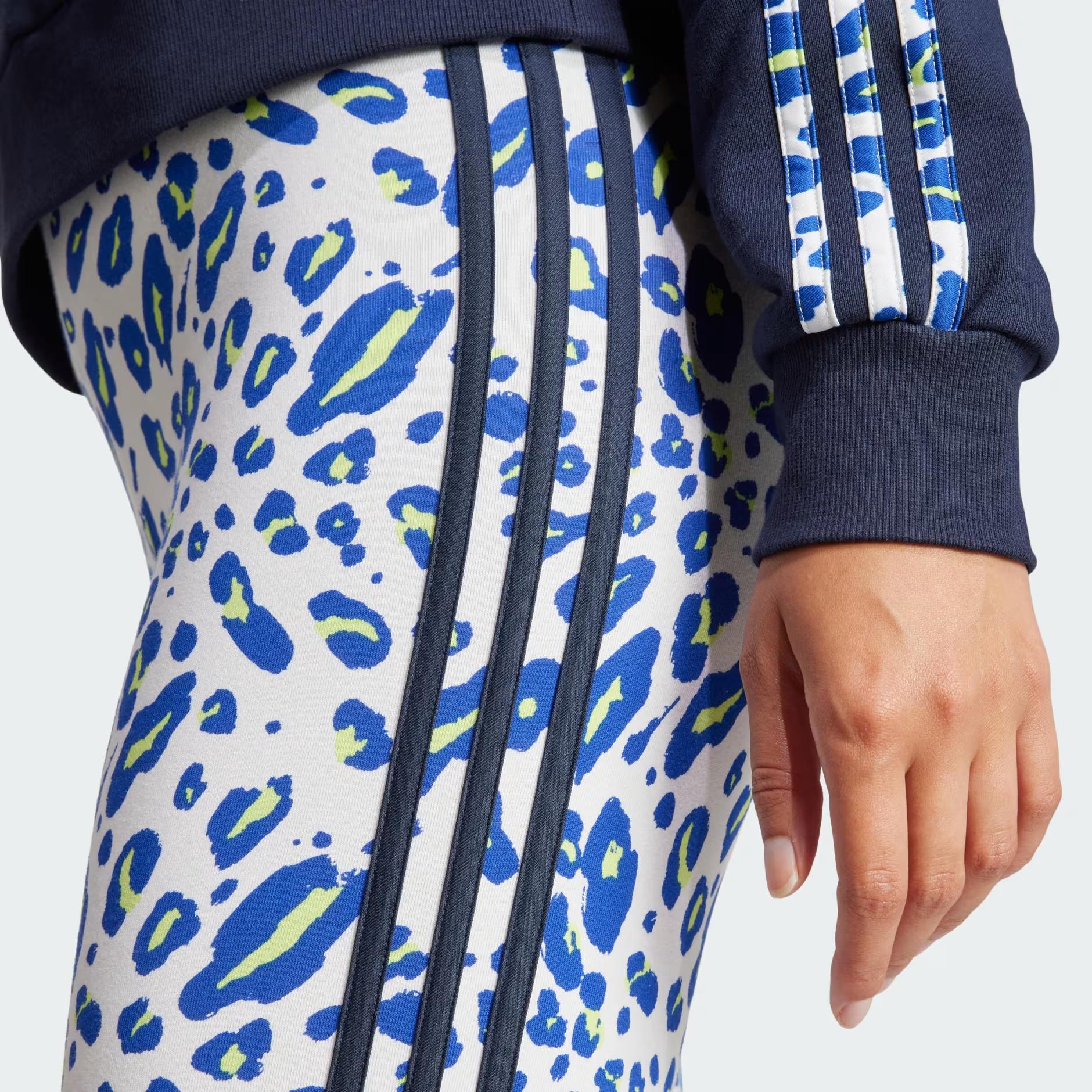 adidas Essentials 3-Stripes Animal Print Kadın Tayt