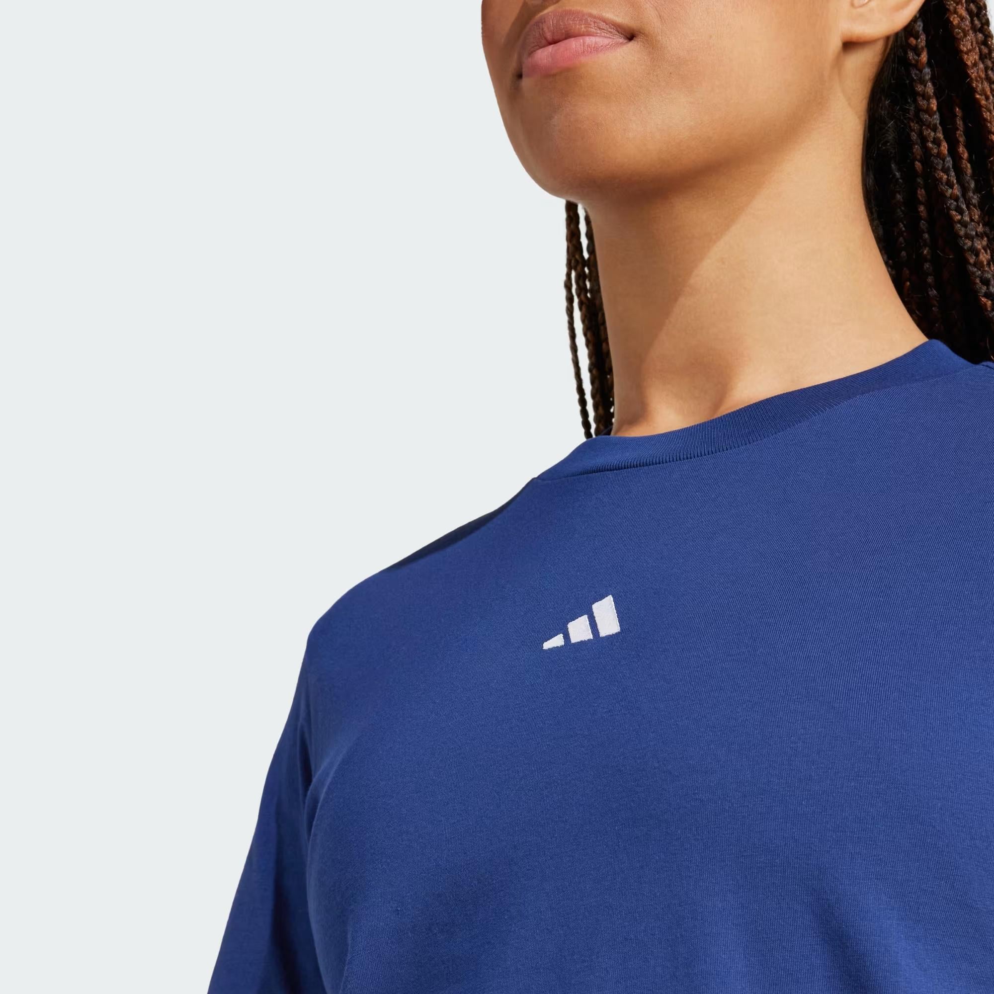 adidas Essentials Small Logo Cotton Kadın Tişört