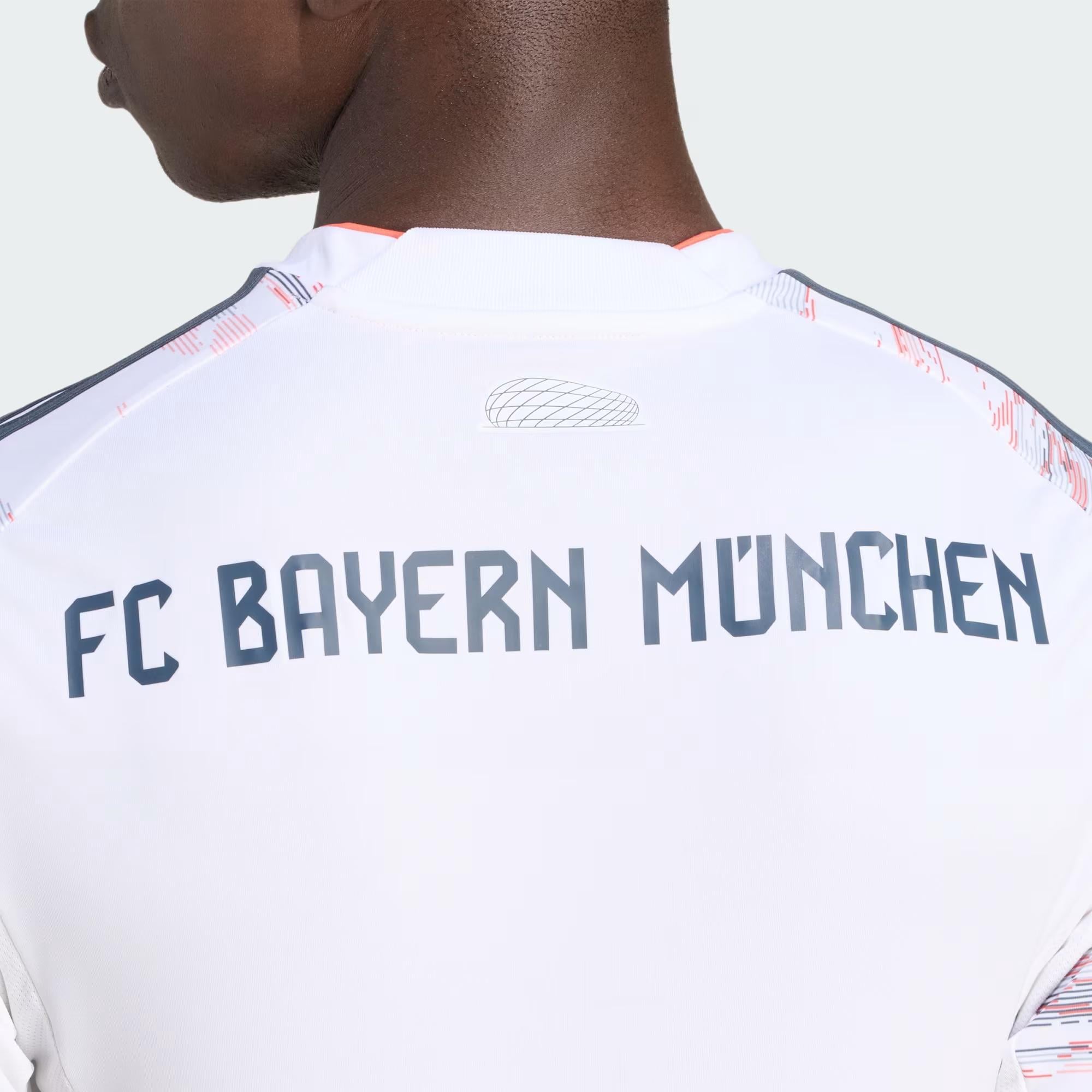 adidas FC Bayern 25/26 Erkek Forma