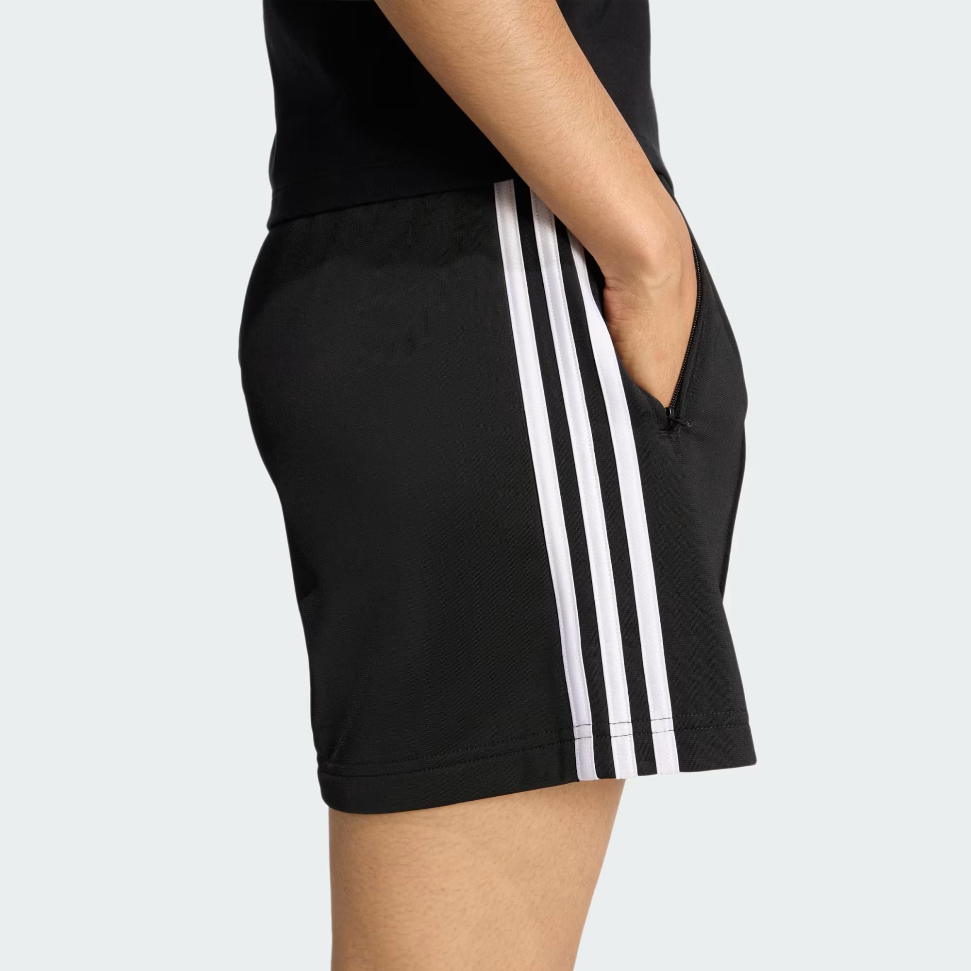 adidas Firebird Classic Kadın Şort