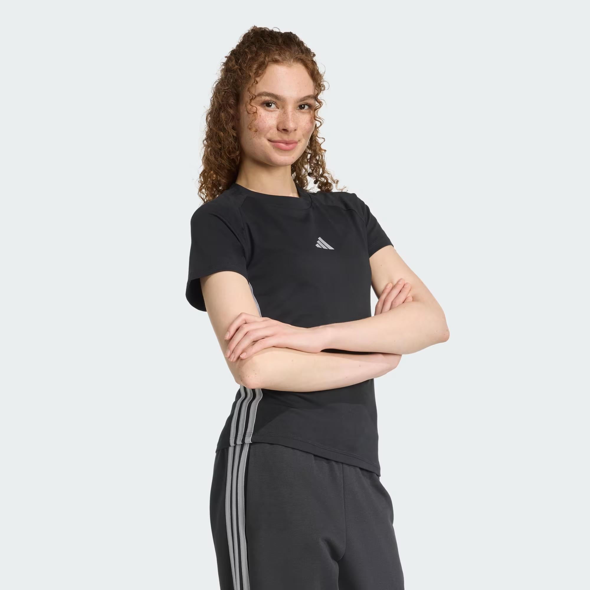 adidas Holiday 3 Stripes Slim Kadın Tişört