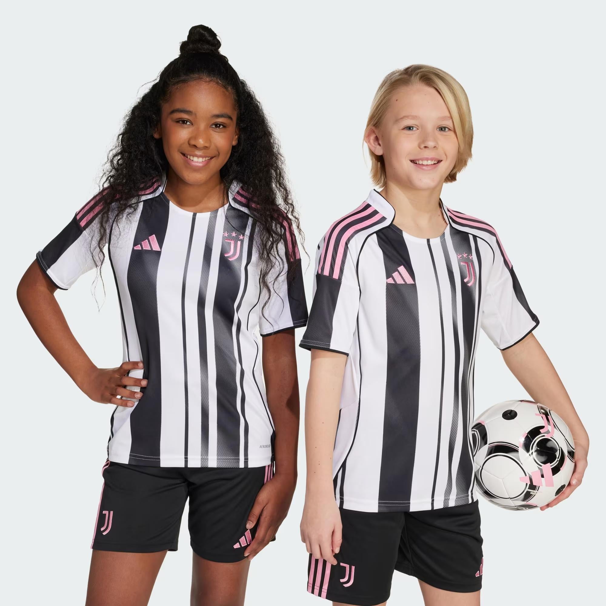 adidas Juventus 25/26 Çocuk Forma