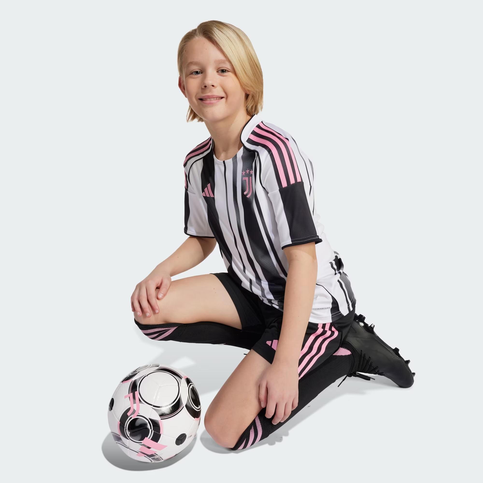 adidas Juventus 25/26 Çocuk Forma