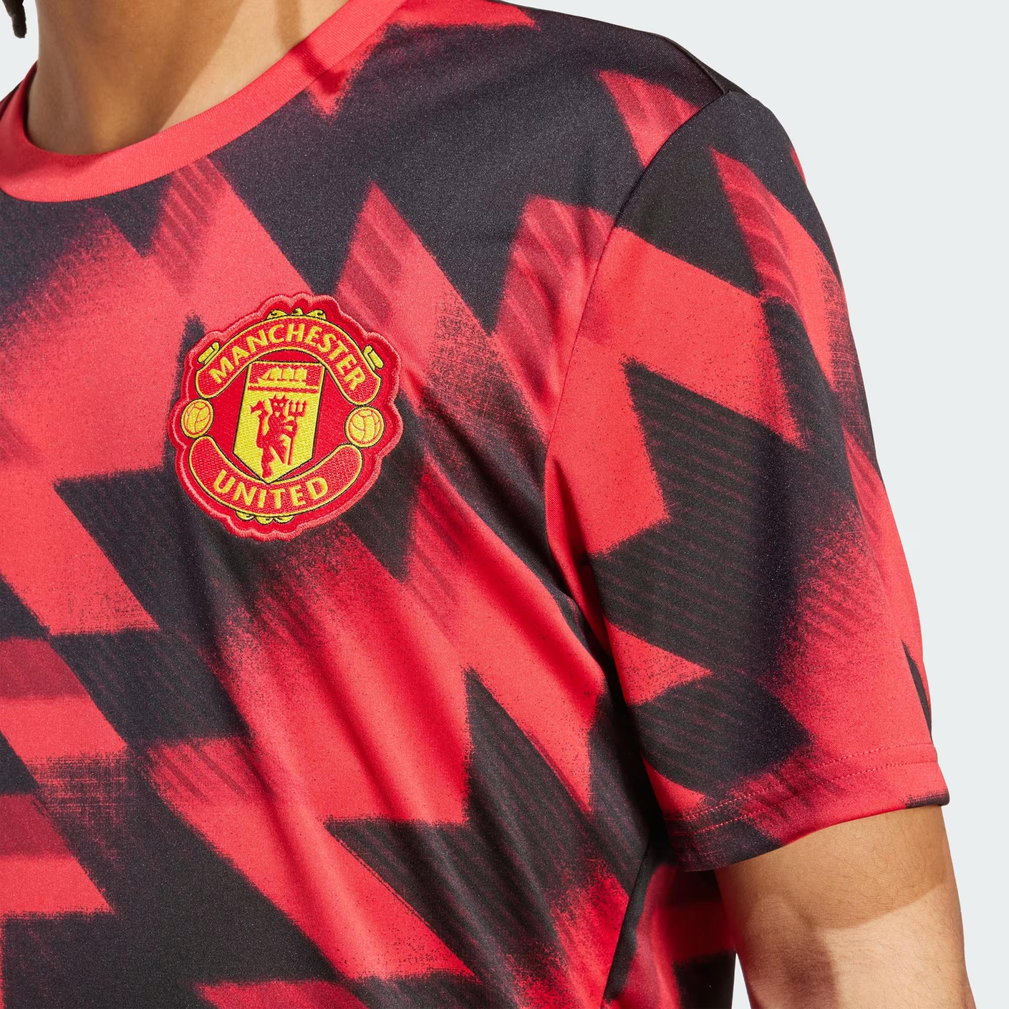adidas Manchester United 25/26 Pre-Match Erkek Forma