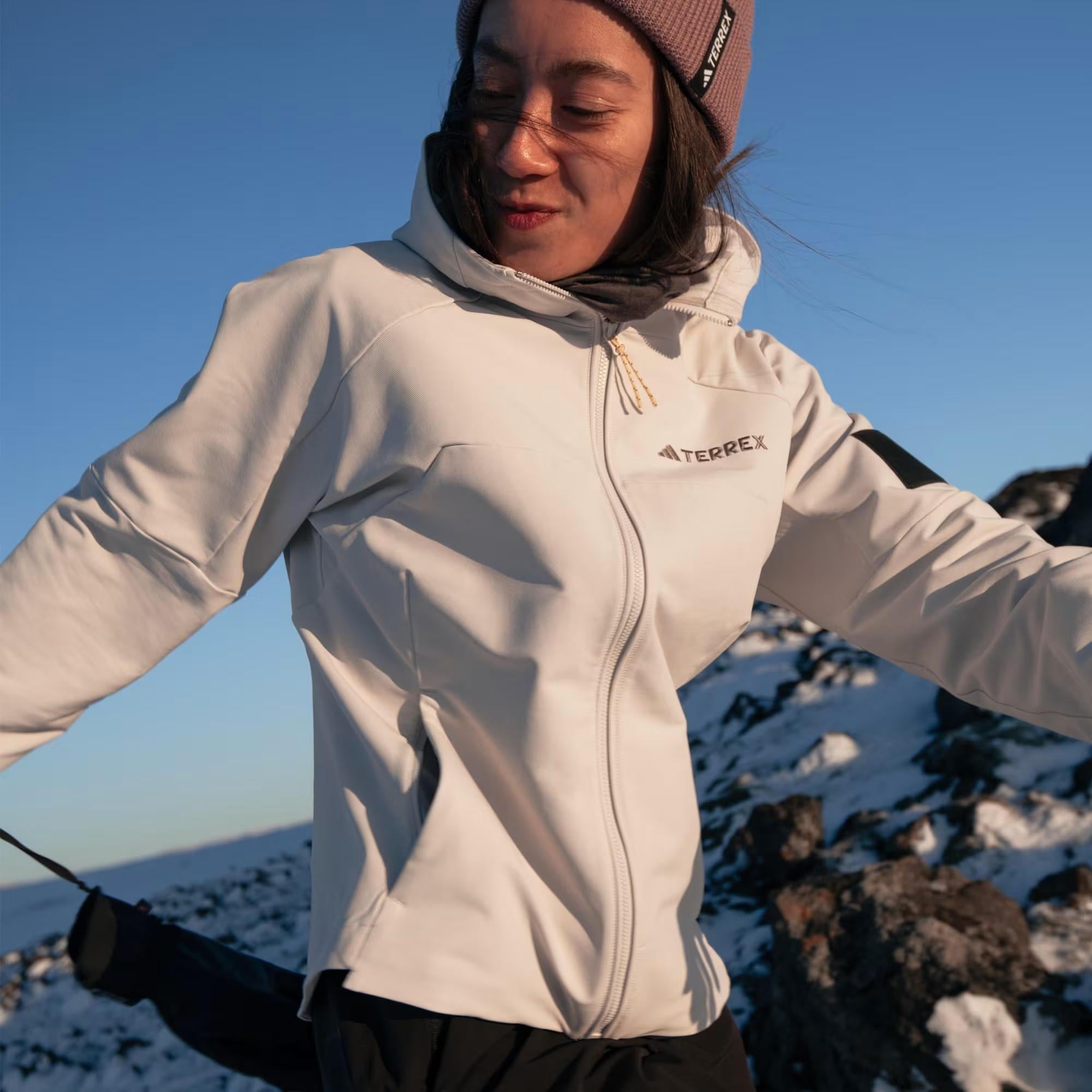 adidas National Geographic Softshell Kadın Mont