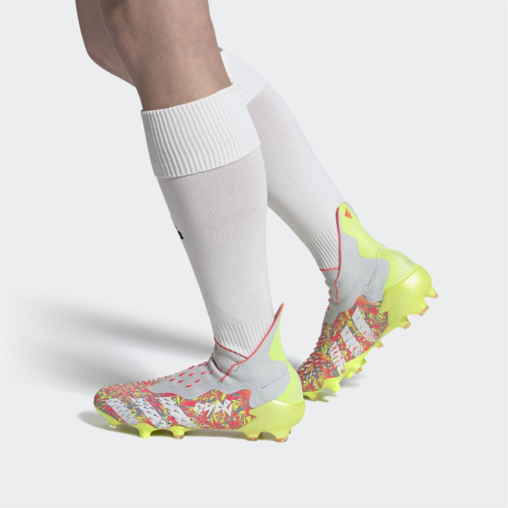 adidas Predator Freak FG Erkek Krampon