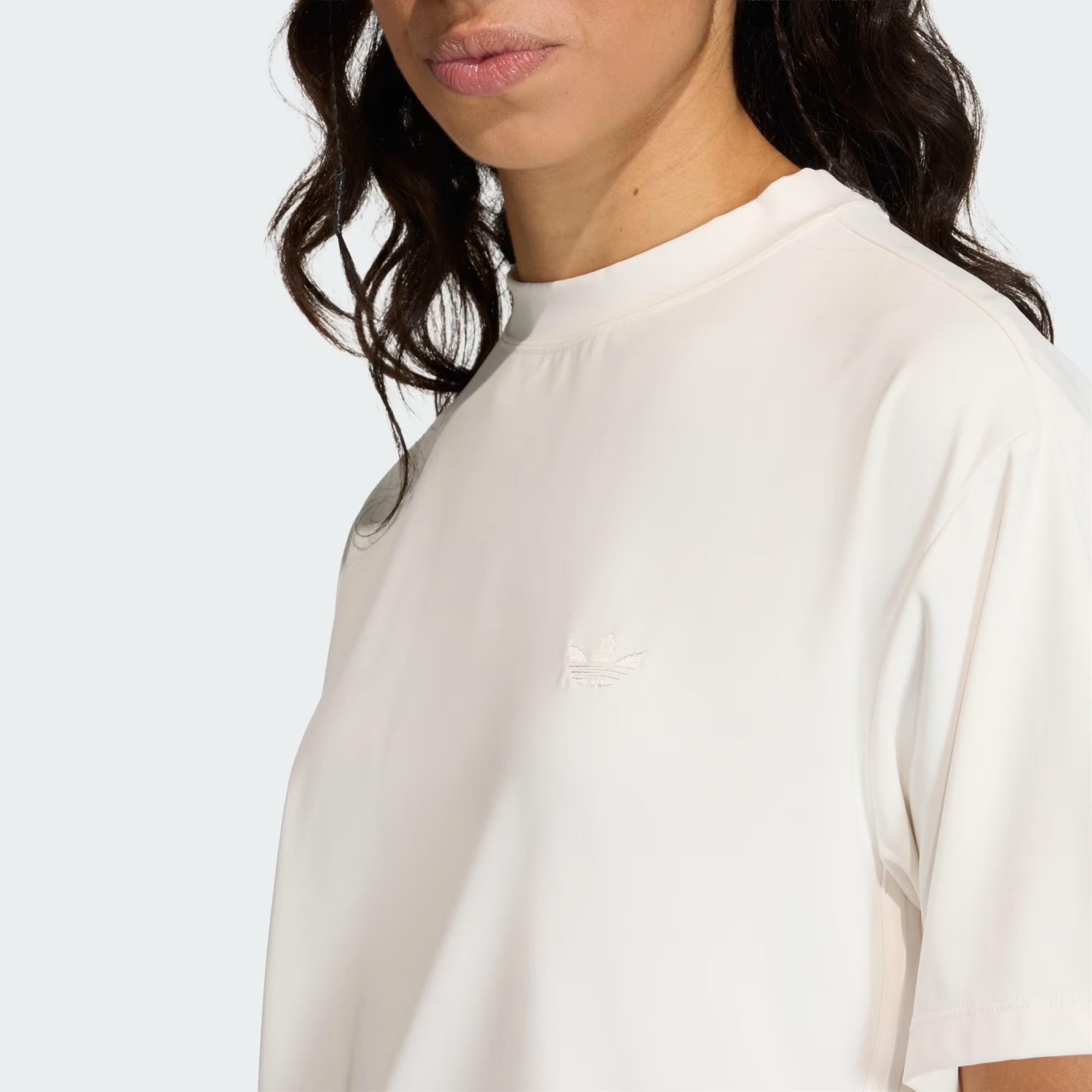adidas Regular Kadın Tişört