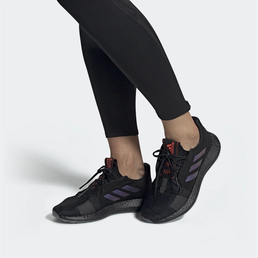 adidas SenseBoost GO W Erkek Koşu Ayakkabısı