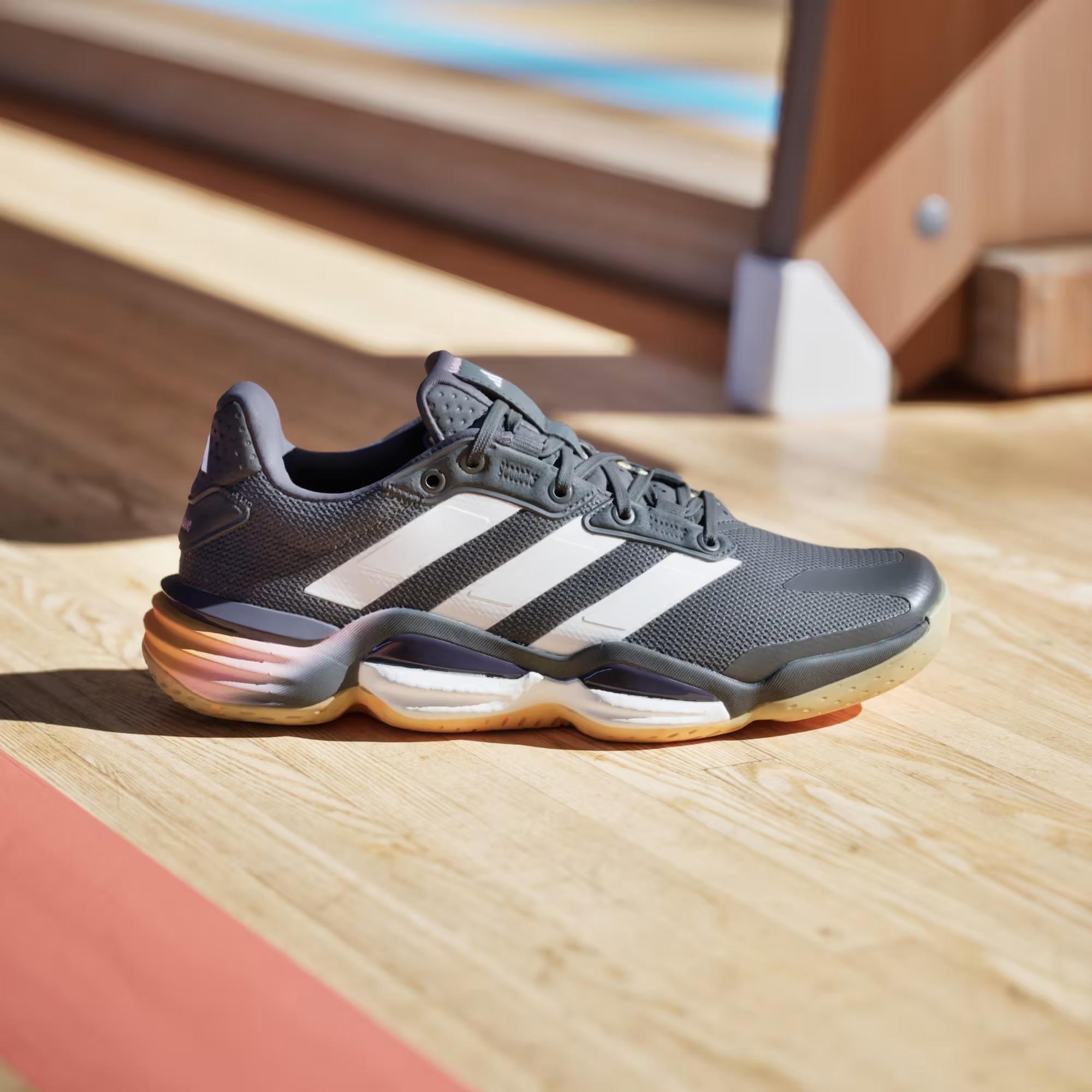 adidas Stabil 16 Indoor Kadın Antrenman Ayakkabısı - Görsel 2
