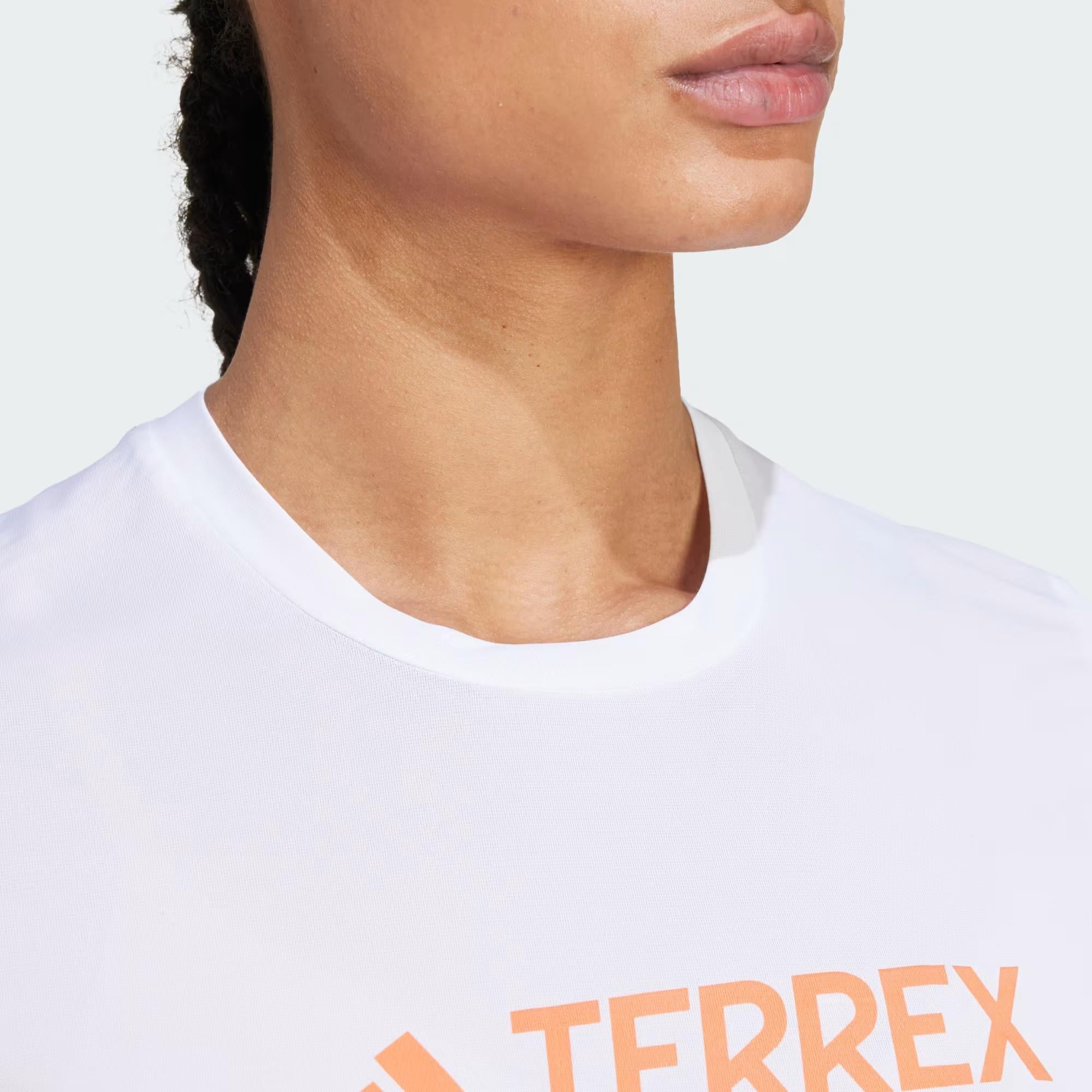 adidas Terrex MT Log Tech Kadın Tişört