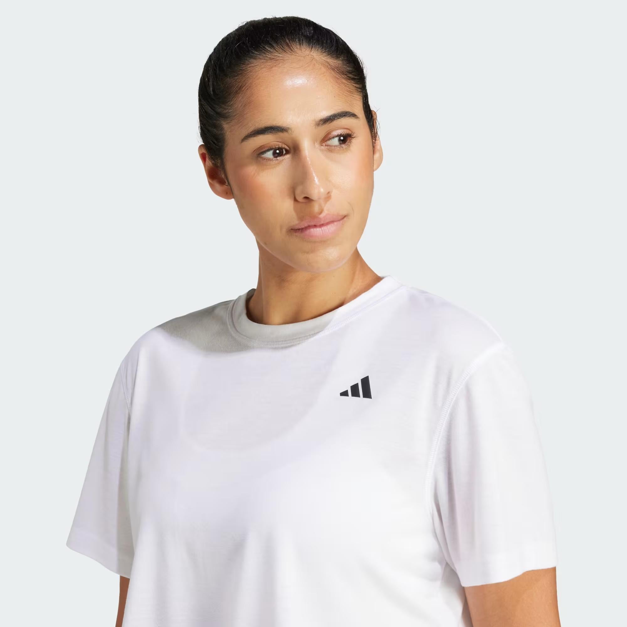 adidas Train Essentials Boxy Kadın Tişört