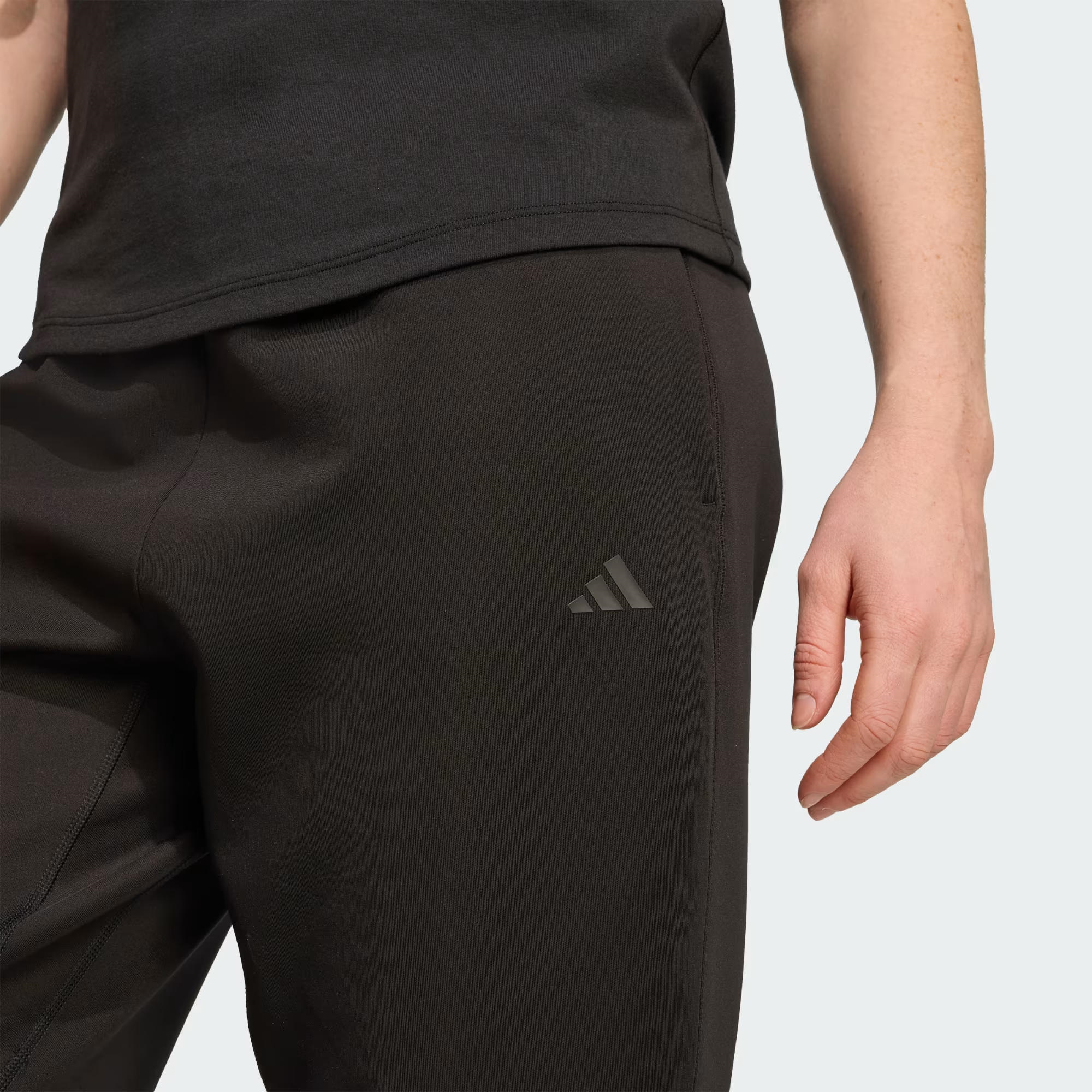 adidas Yoga Essentials Kadın Eşofman Altı