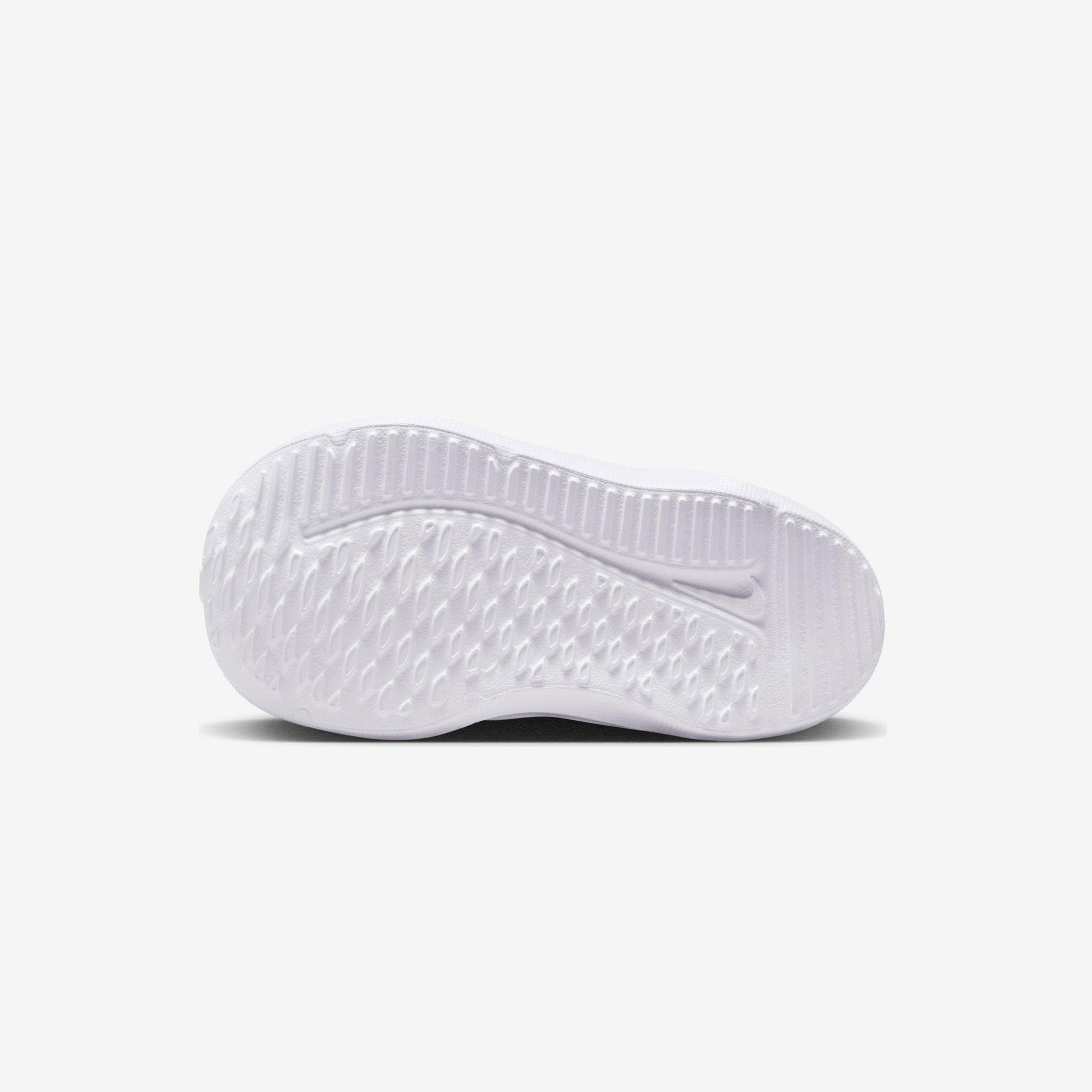 Nike Cosmic Runner Çocuk Günlük Spor Ayakkabı - Görsel 4