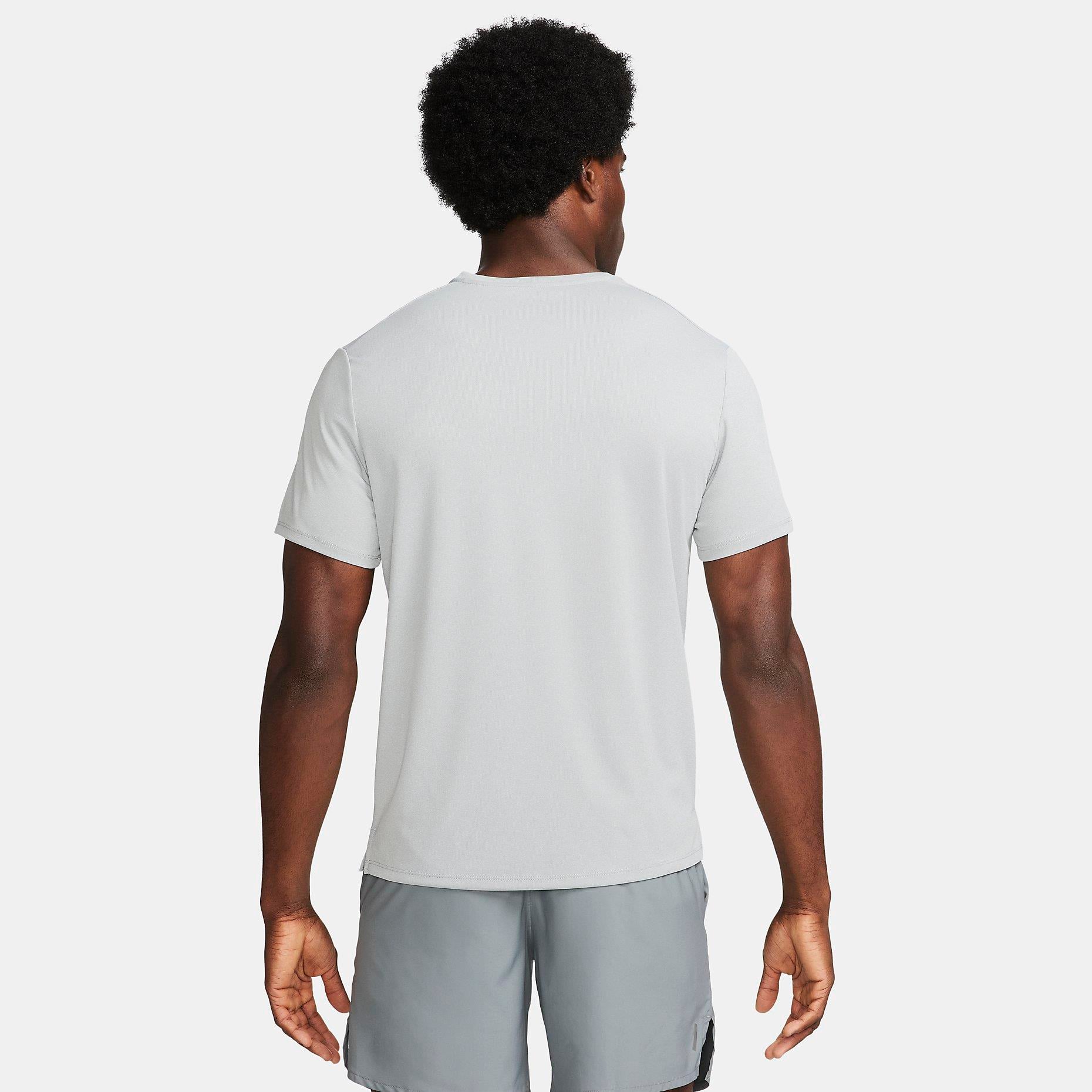 Nike Miler Dri-FIT UV Erkek Tişört