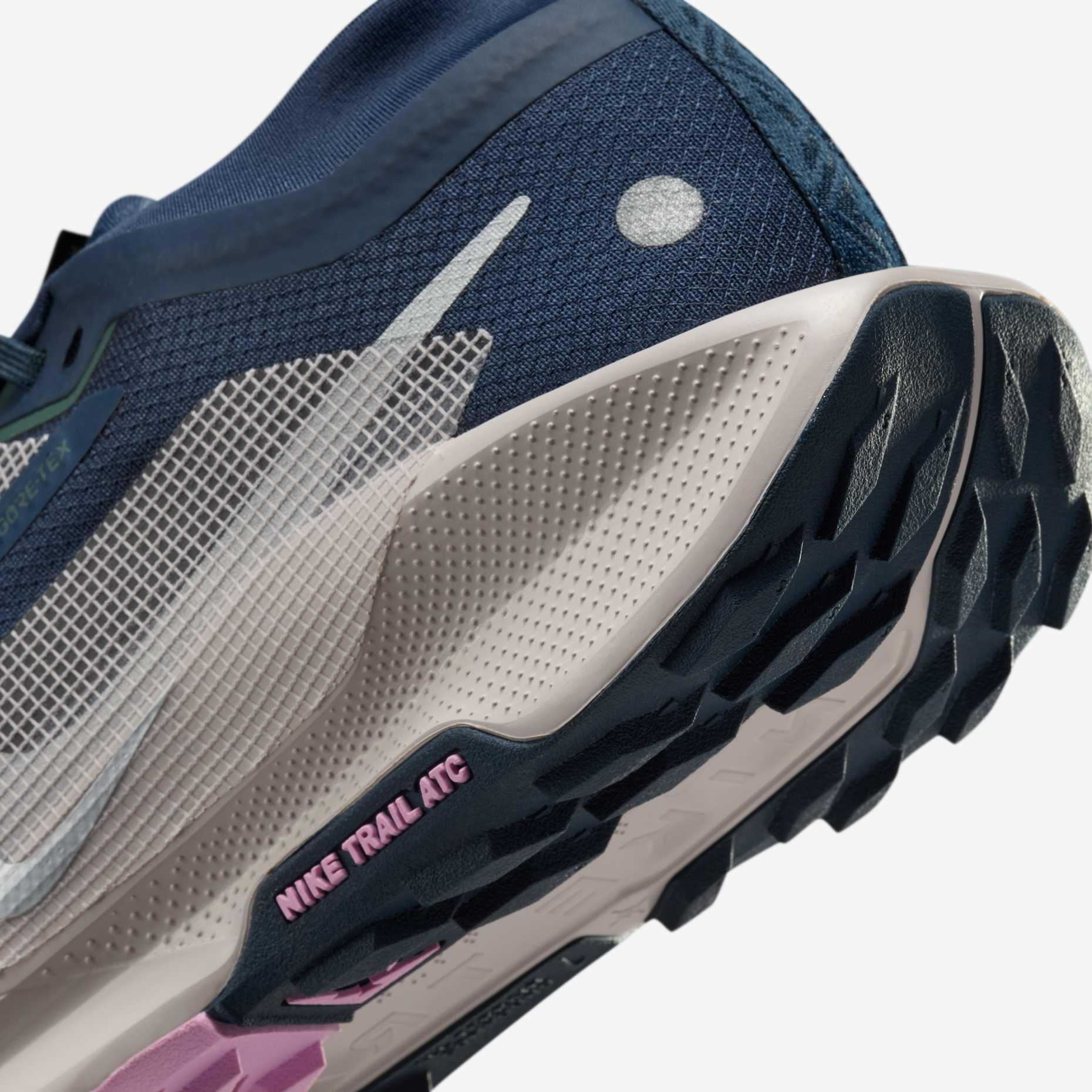 Nike Pegasus Trail 5 GORE-TEX Kadın Koşu Ayakkabısı