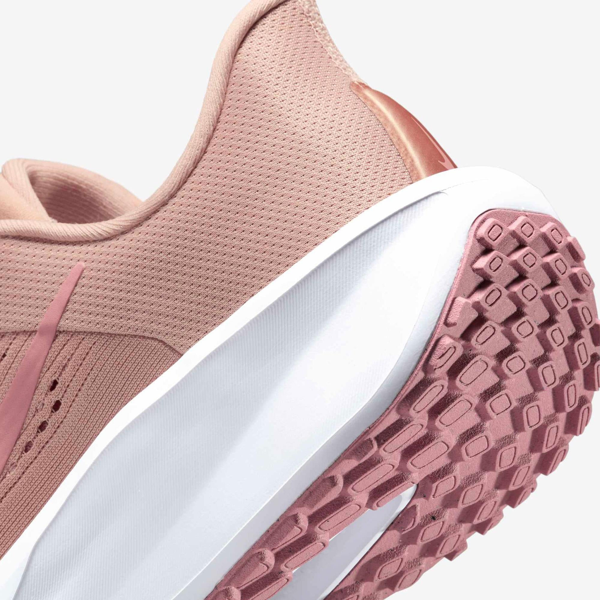 Nike Quest 6 Kadın Koşu Ayakkabısı