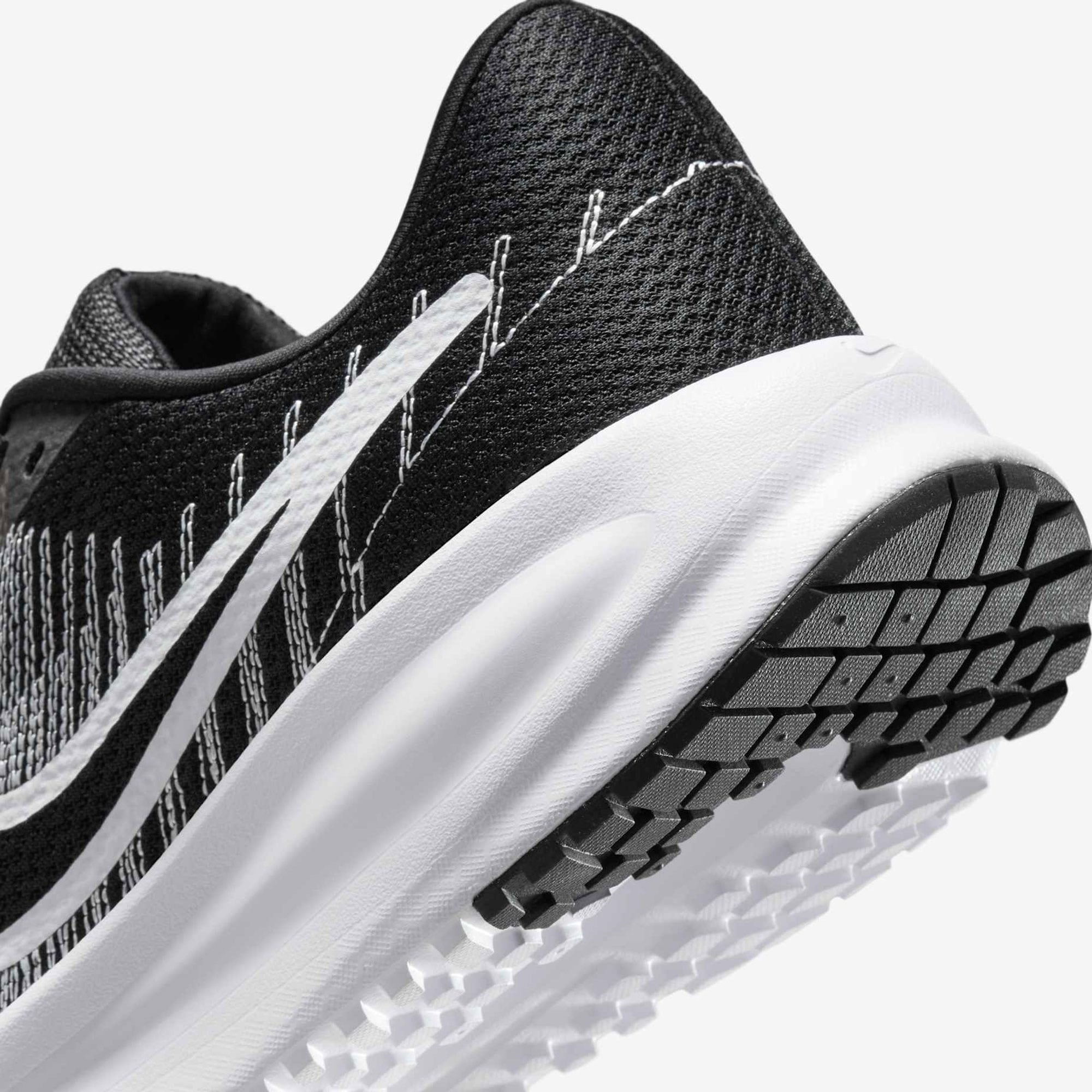 Nike Run Defy Erkek Koşu Ayakkabısı