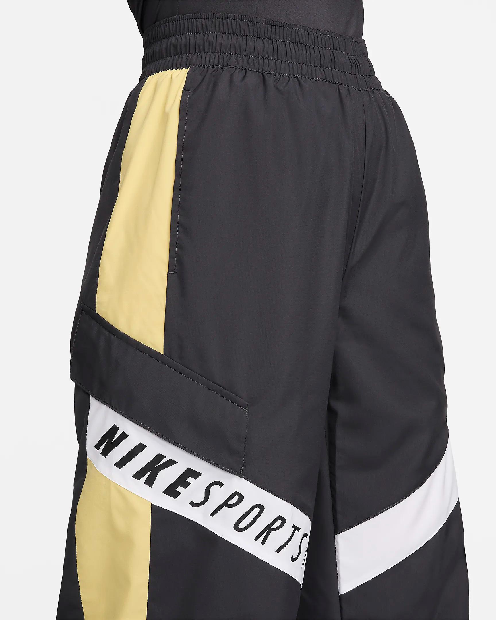 Nike Sportswear High-Waisted Trousers Kadın Eşofman Altı