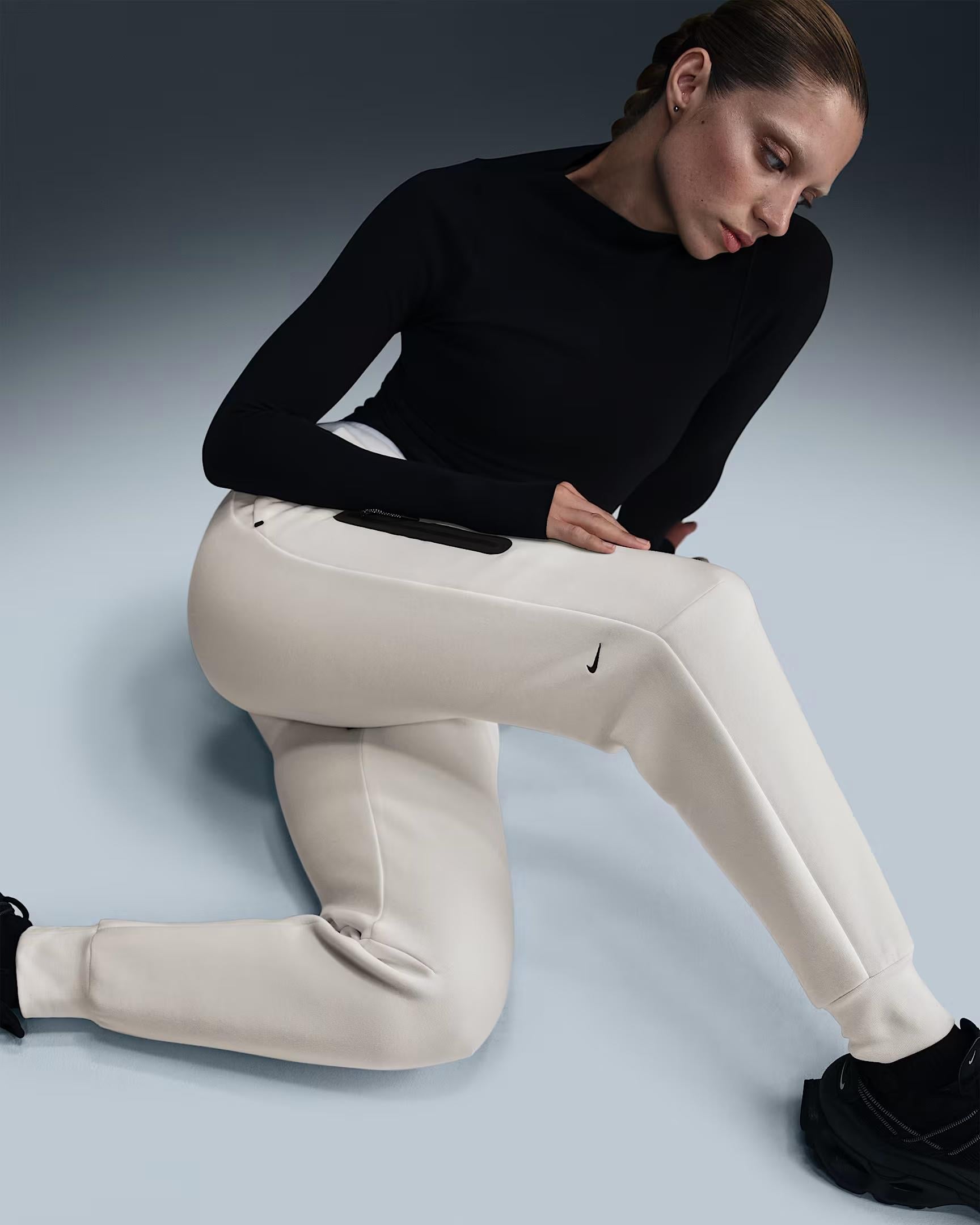 Nike Sportswear Tech Fleece Kadın Eşofman Altı