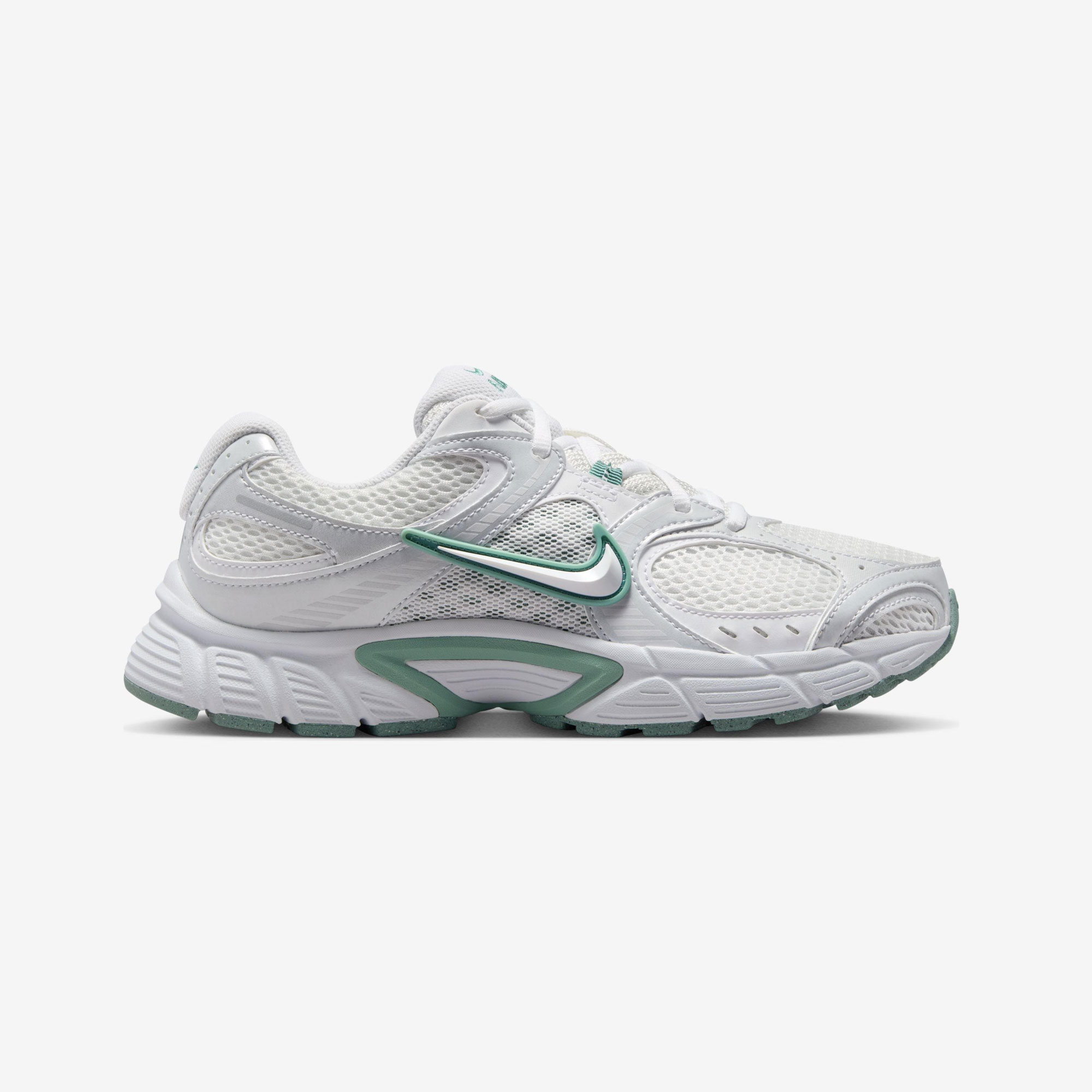 Nike Beyaz Nike V5 RNR Ayakkabı